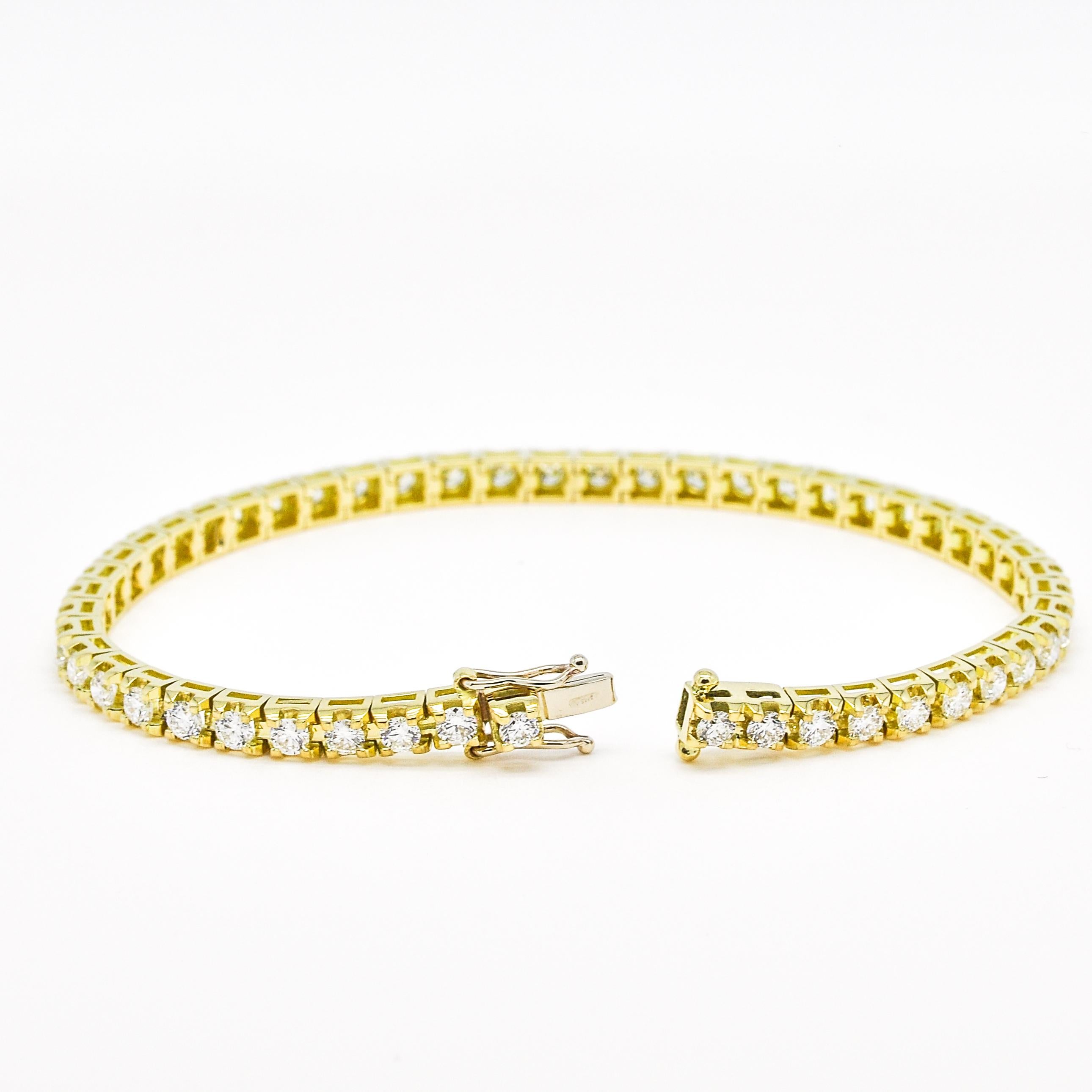 Visible 18k Yellow Gold Four Prong Tennis Bracelet in 4.00ct Natural Diamonds In New Condition For Sale In Antwerpen, BE