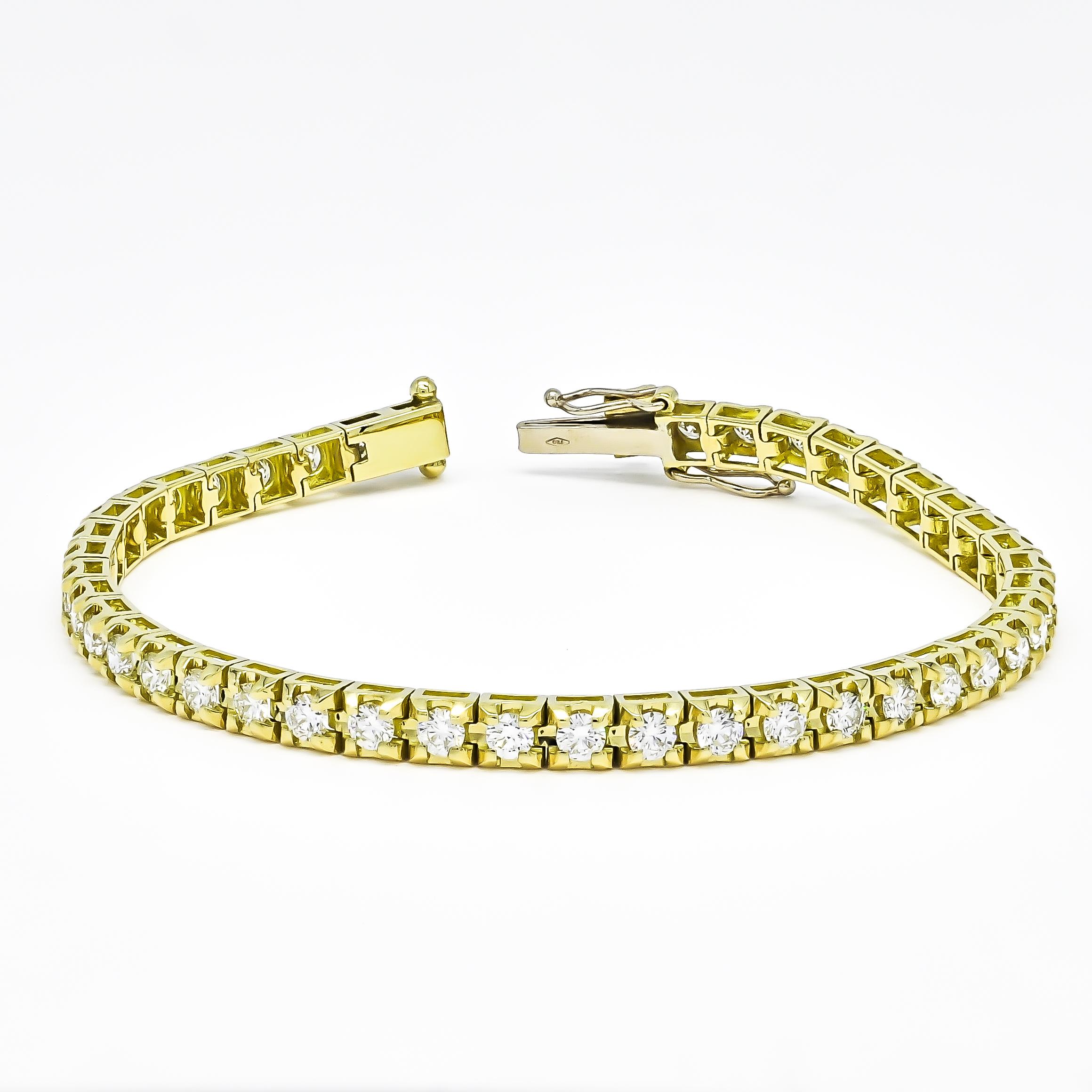 Brilliant Cut Visible 18k Yellow Gold Four Prong Tennis Bracelet in 8.00ct Natural Diamonds For Sale
