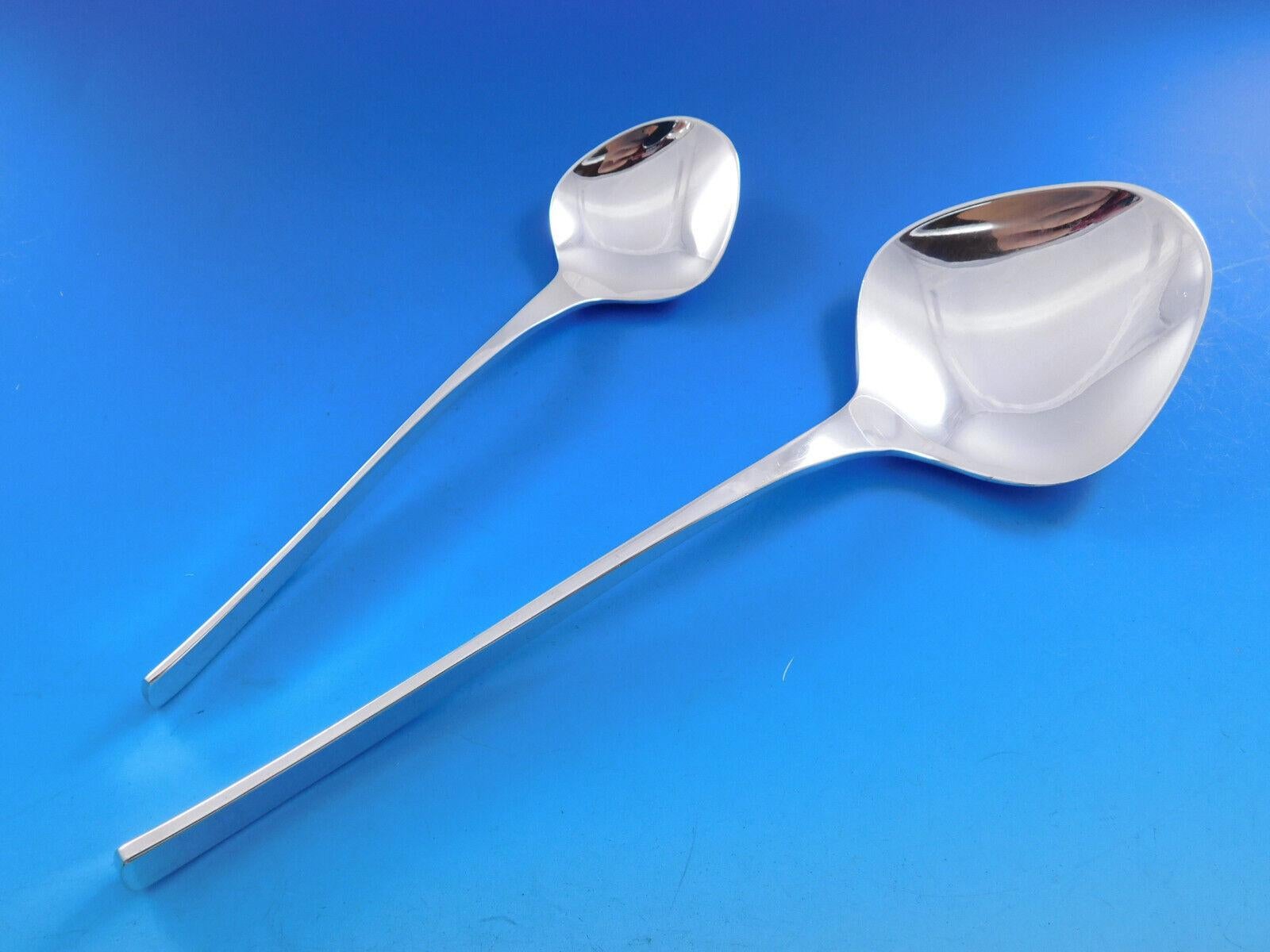 Milieu du XXe siècle Service d'argenterie en argent sterling Vision 53 pièces moderne, d'International en vente