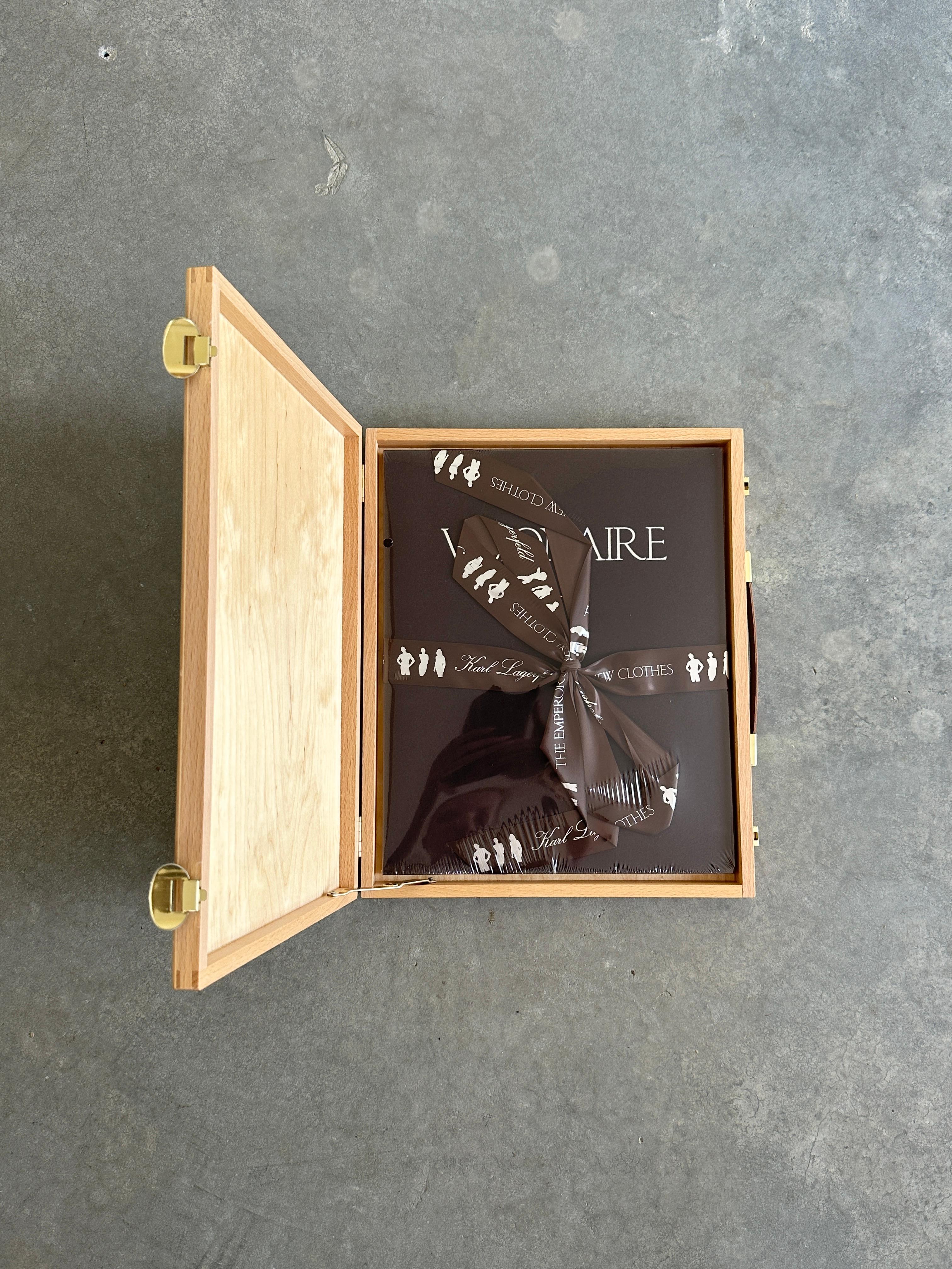 Américain VISIONAIRE 23 : The Emperor's New Clothes de Karl Lagerfeld (2247/5000) (avec enveloppe) en vente