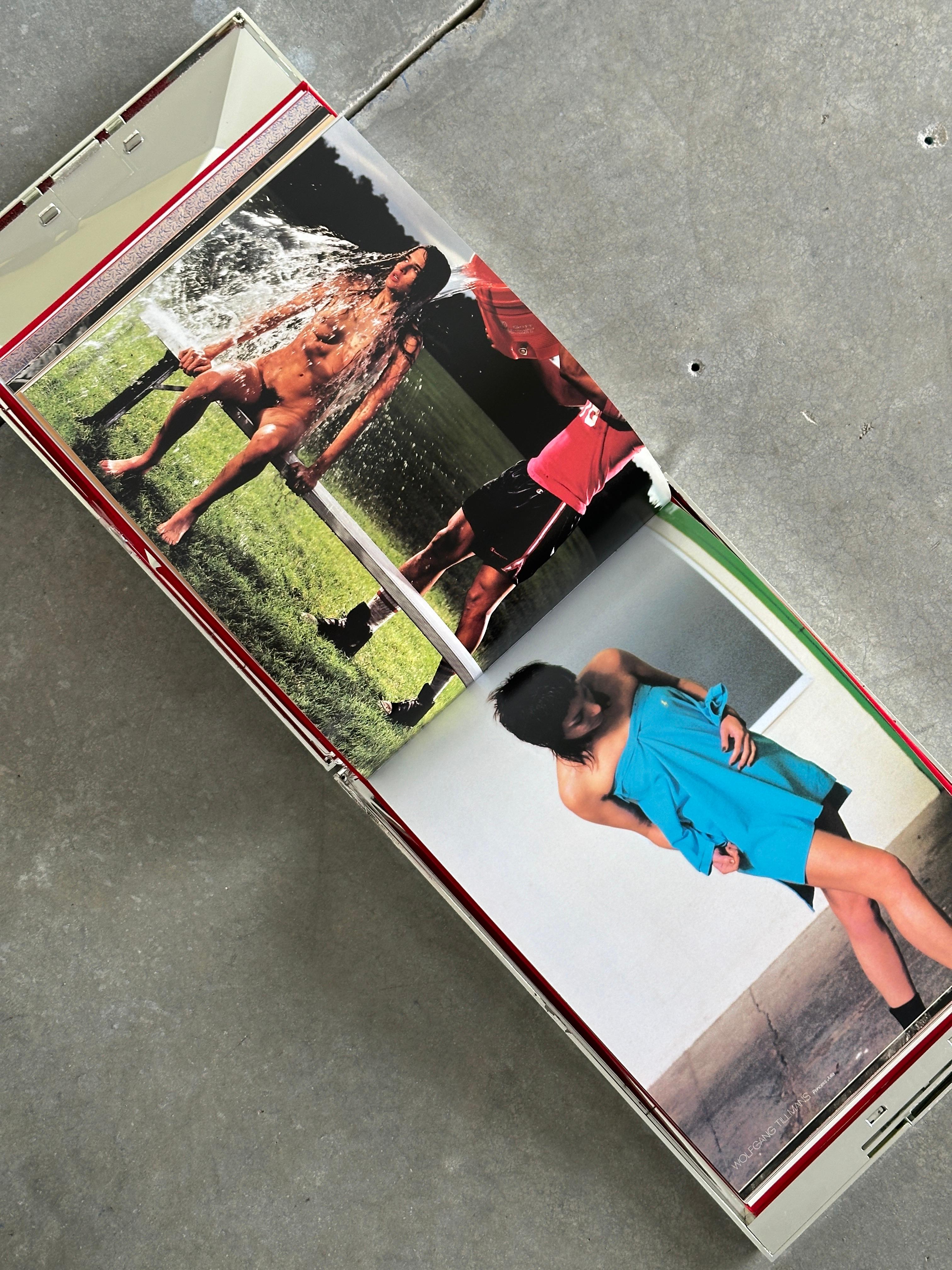 VISIONAIRE 29: Woman (3494/6000) For Sale 4