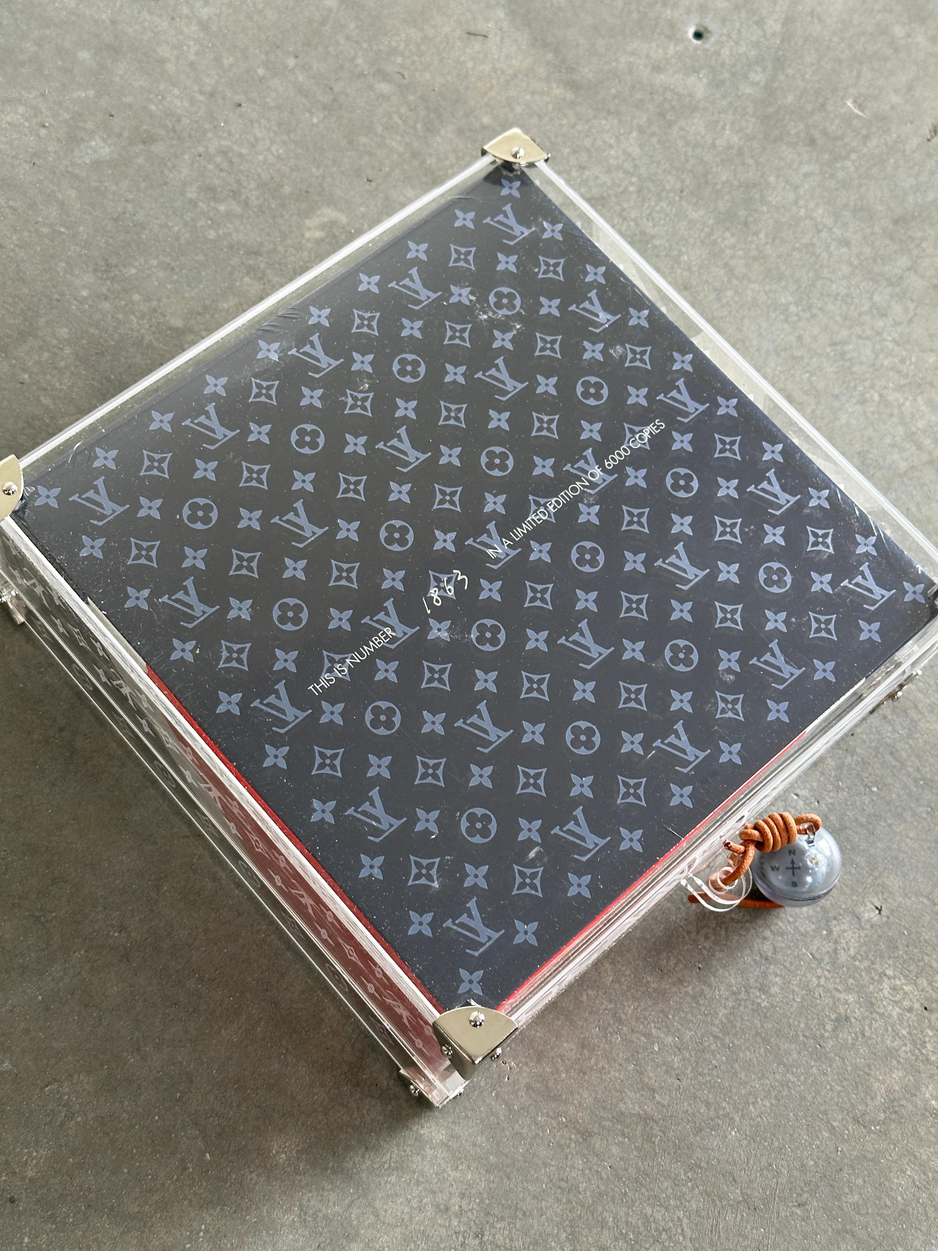 VISIONAIRE 30: Spiel Louis Vuitton Australien (1863/6000) (gewickelt) im Angebot 4