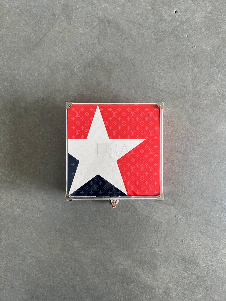 VISIONAIRE 30: Game Louis Vuitton USA (2368/6000) For Sale