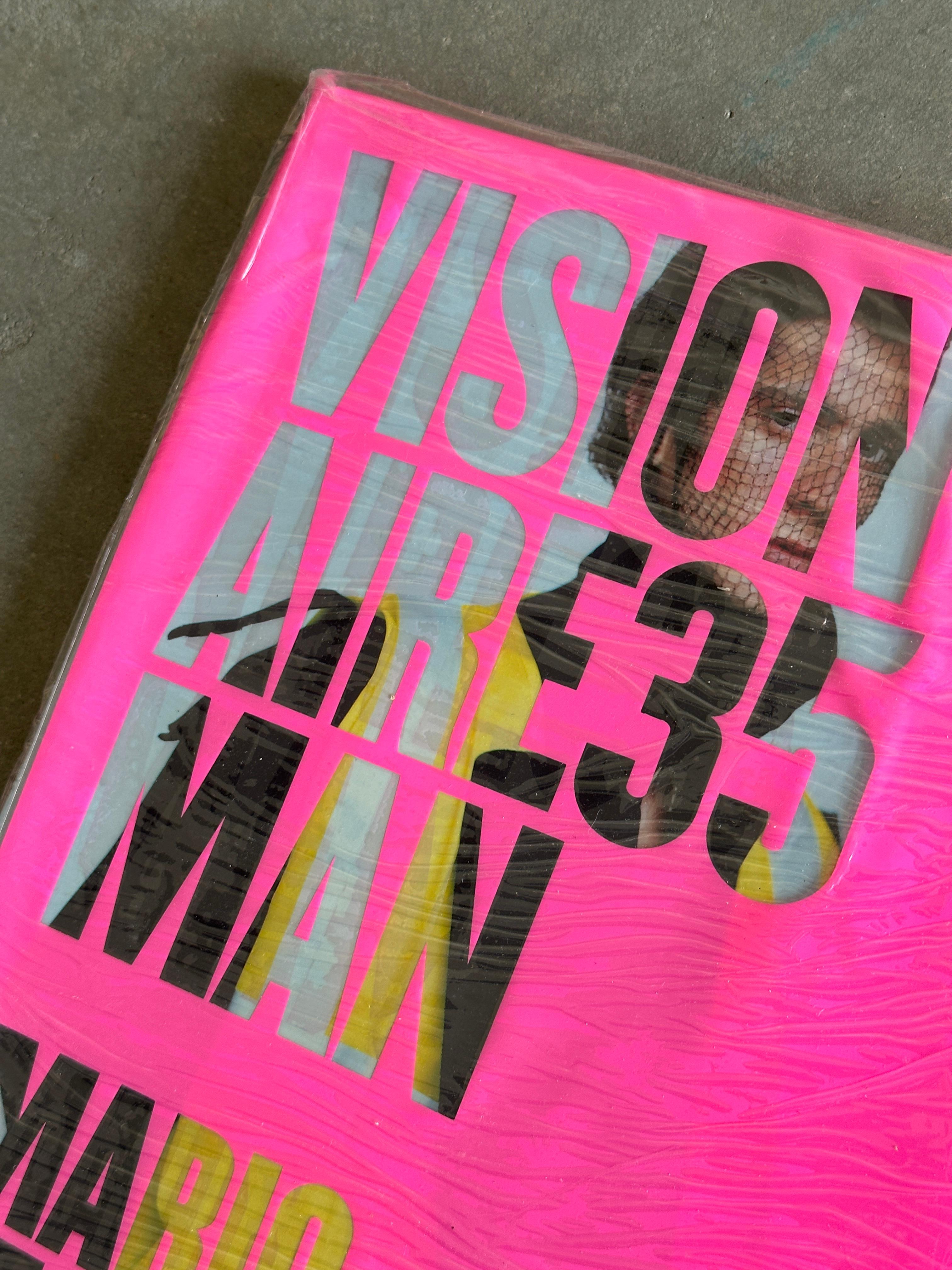 VISIONAIRE 35: Hombre de Mario Testino (retractilado) Papel en venta