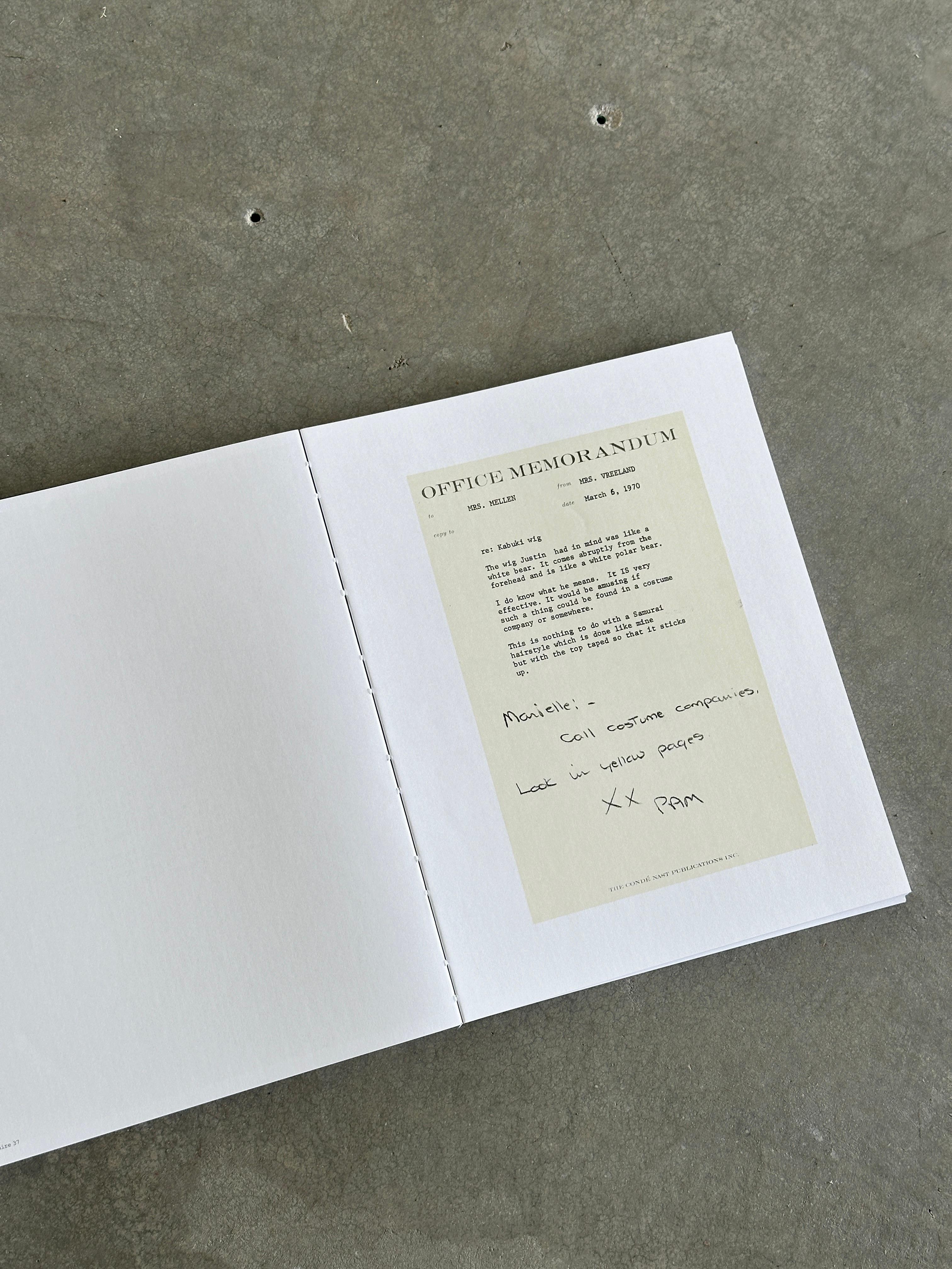 VISIONAIRE 37 : Vreeland Memos (0813/4000) en vente 1