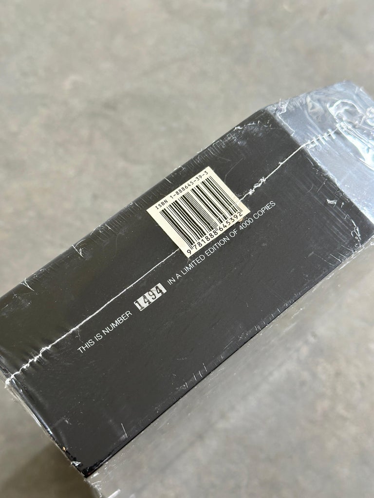 コレクション VISIONAIRE SUBSCRIPTION 39 PLAY VISIONAIRE 39: Play (1494/4000) (shrink wrapped) For Sale at