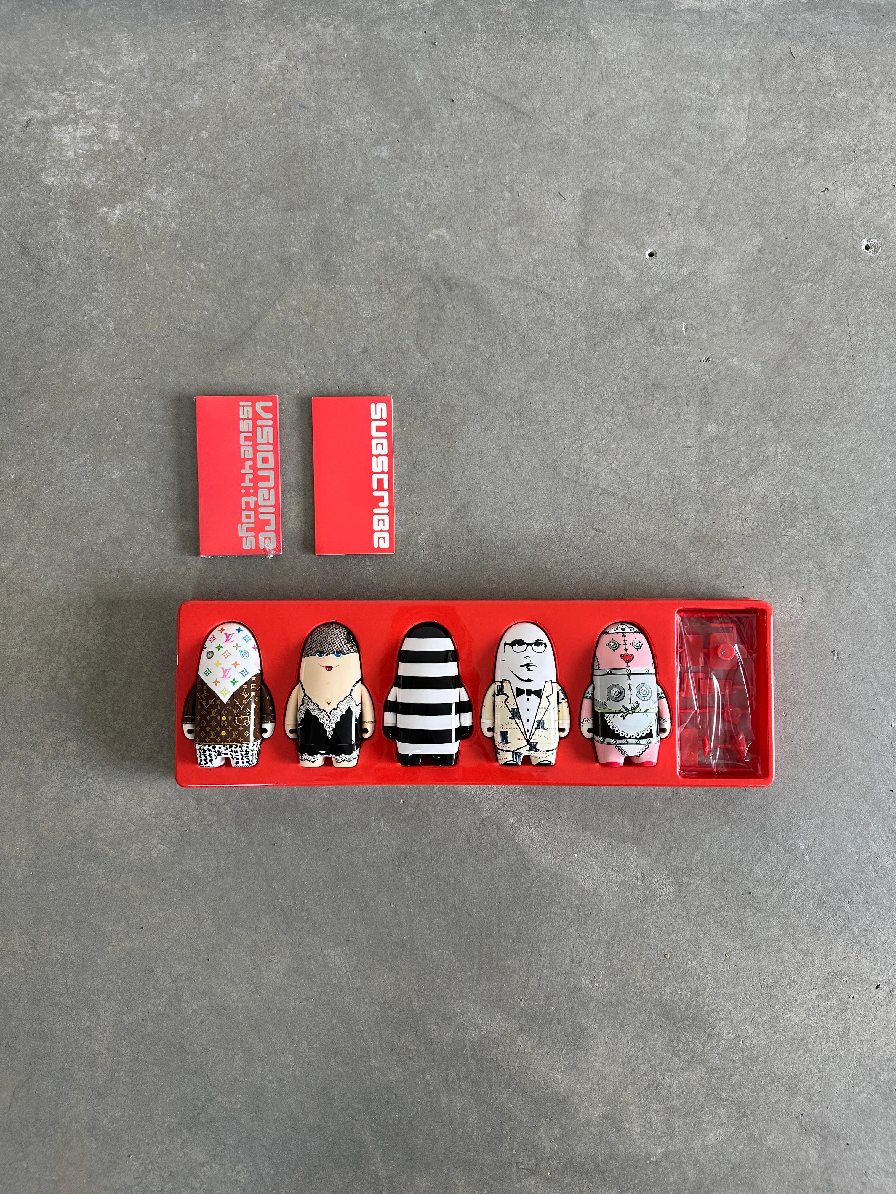 Plastique VISIONAIRE 44 : Toys by kidrobot - rouge (2477/4000) en vente