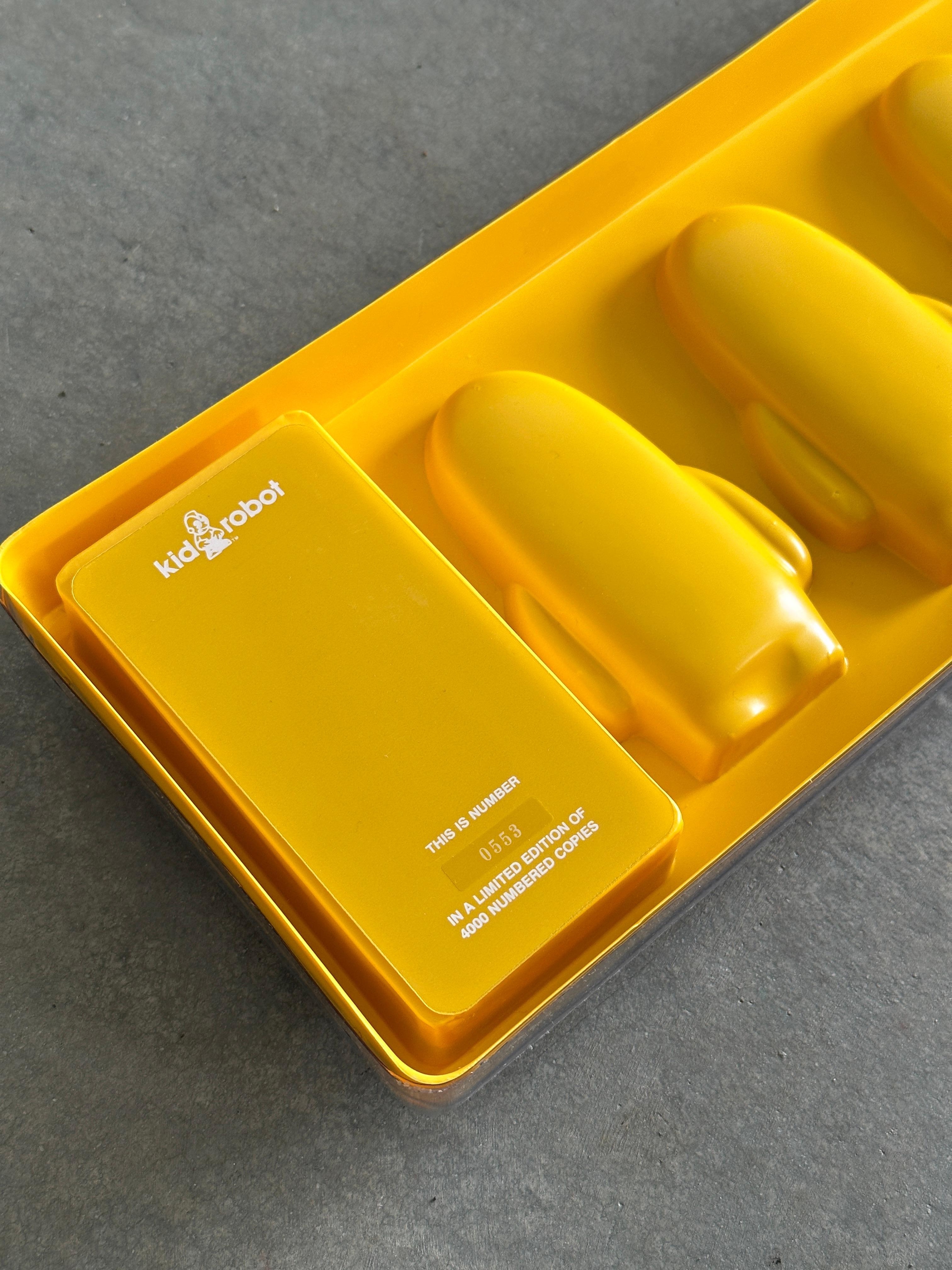 VISIONAIRE 44: Toys by kidrobot - yellow (0553/4000) For Sale 2