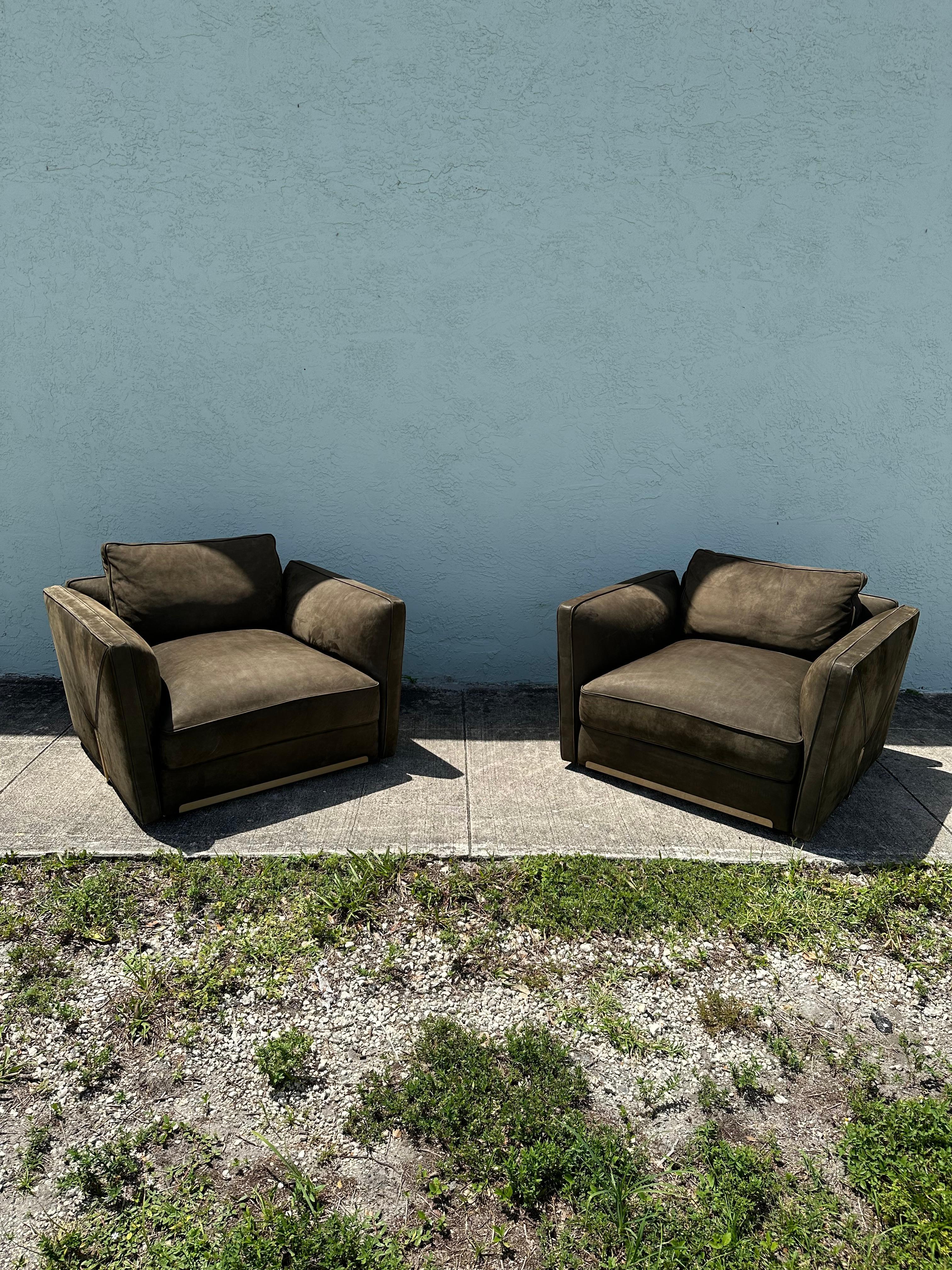 Visionarie Italian Olive Green Suede Knole Style Chair, Set of 2 In Excellent Condition For Sale In Fort Lauderdale, FL