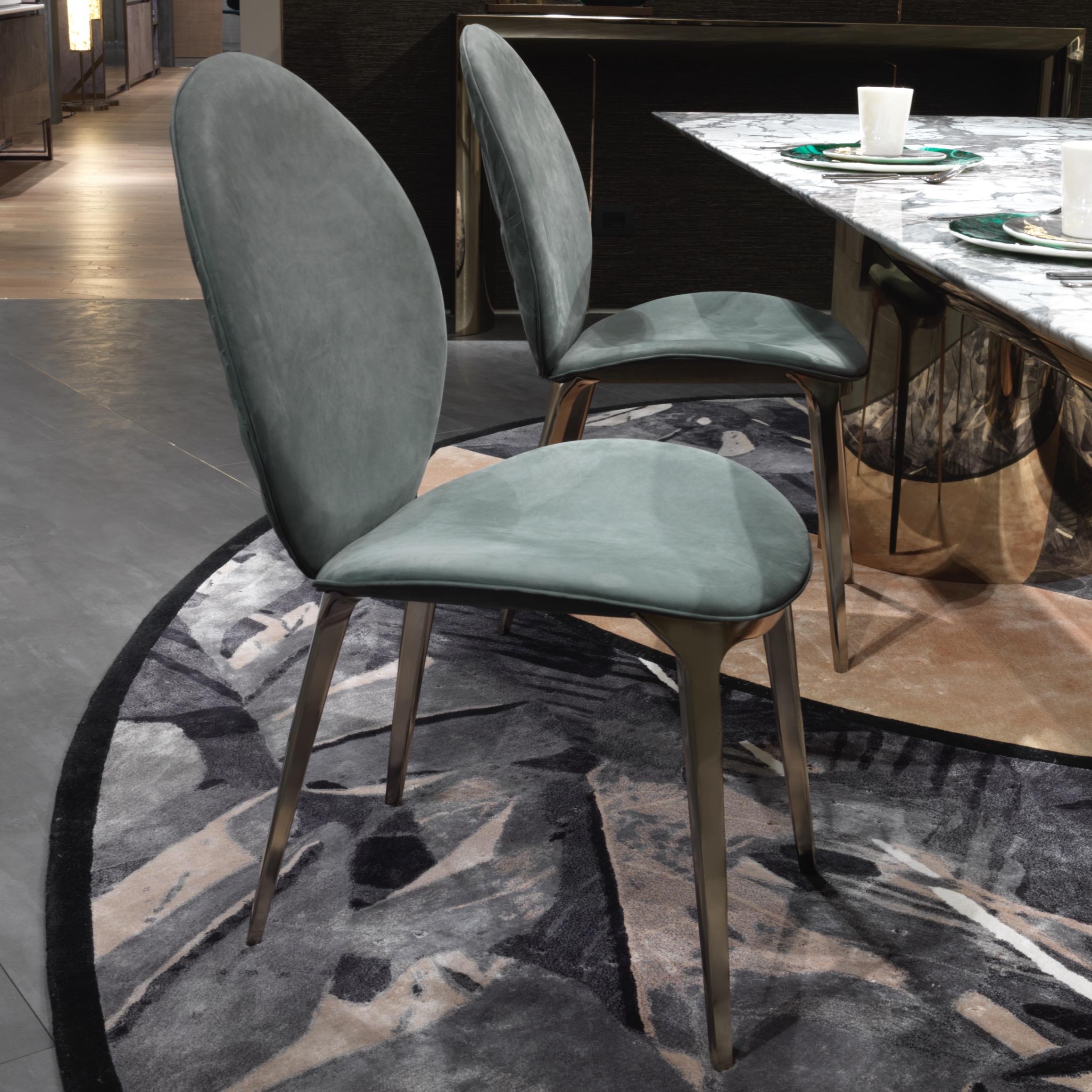 italien Chaise Visionnaire Astrid tapissée avec pieds en aluminium d'Alessandro La Spada