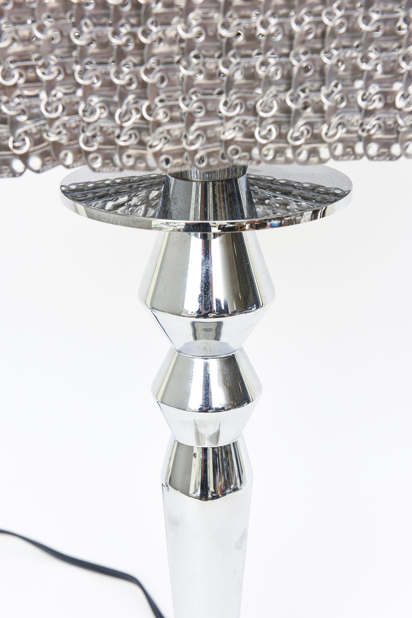 XXIe siècle et contemporain Visionnaire Isottta Chain Link Luxury Table Lamp Italian en vente