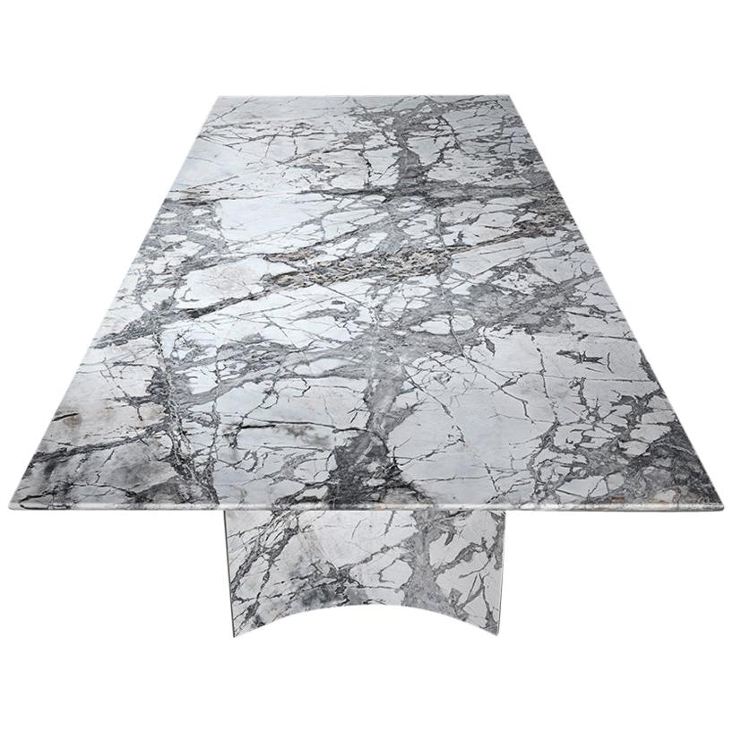 Kerwan-Esstisch, unsichtbarer grauer Marmor von Alessandro La Spada, Visionnaire