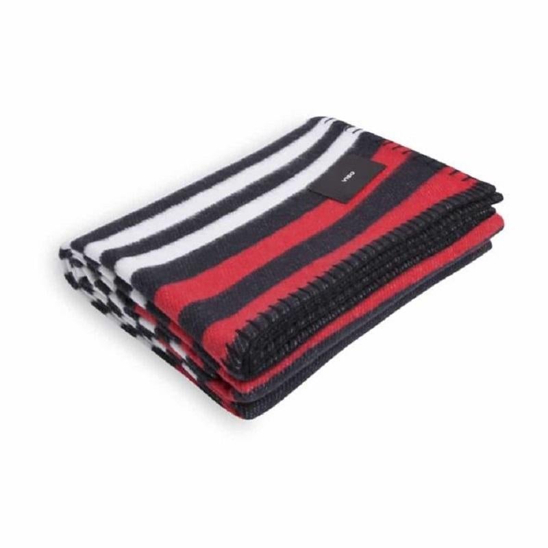 Viso Merino Blanket VMEB0201 in Black, White and Red In New Condition In New York, NY