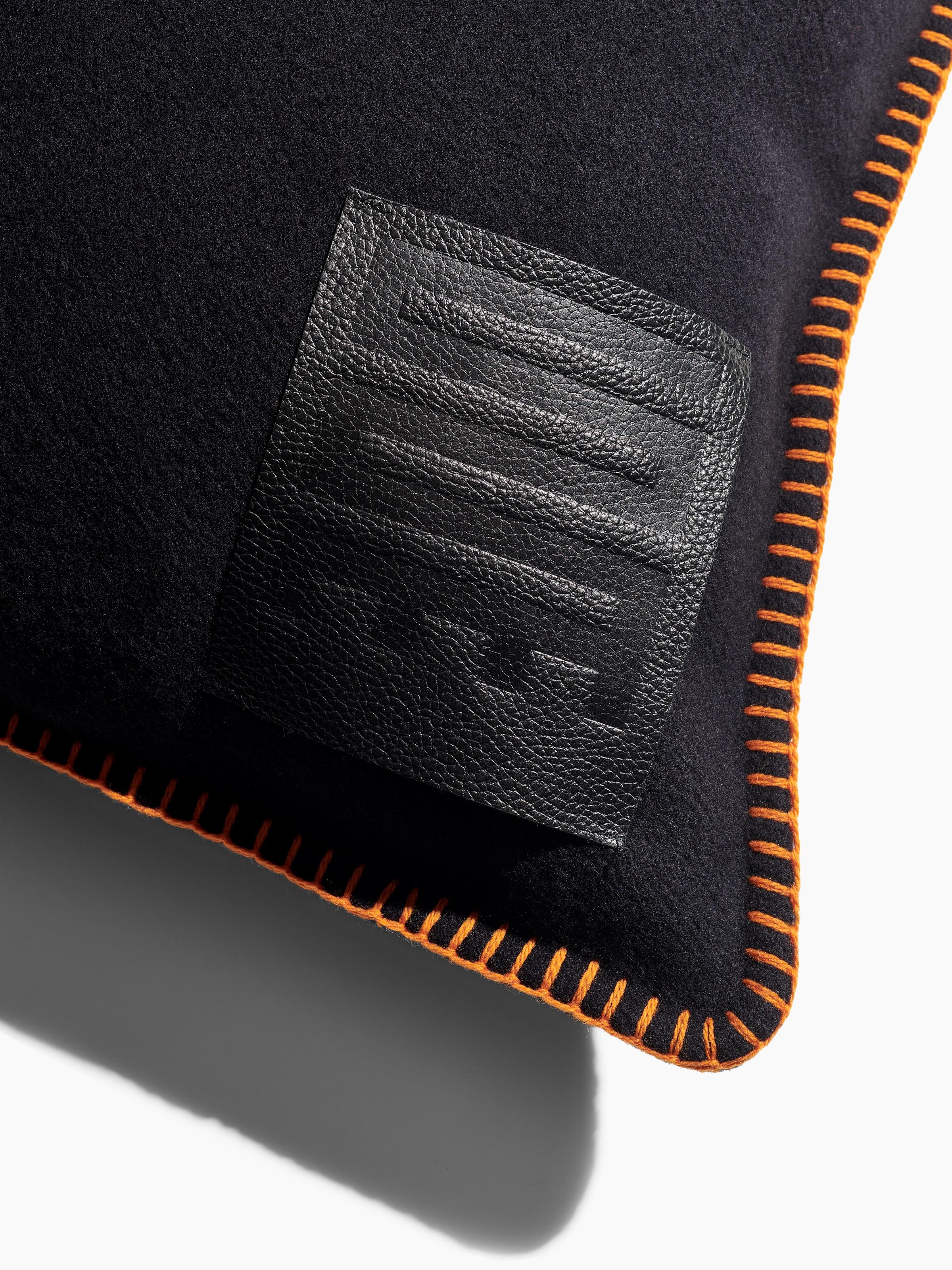 Cuscino Viso Merino 0102 In condizioni Nuovo in vendita a New York, NY