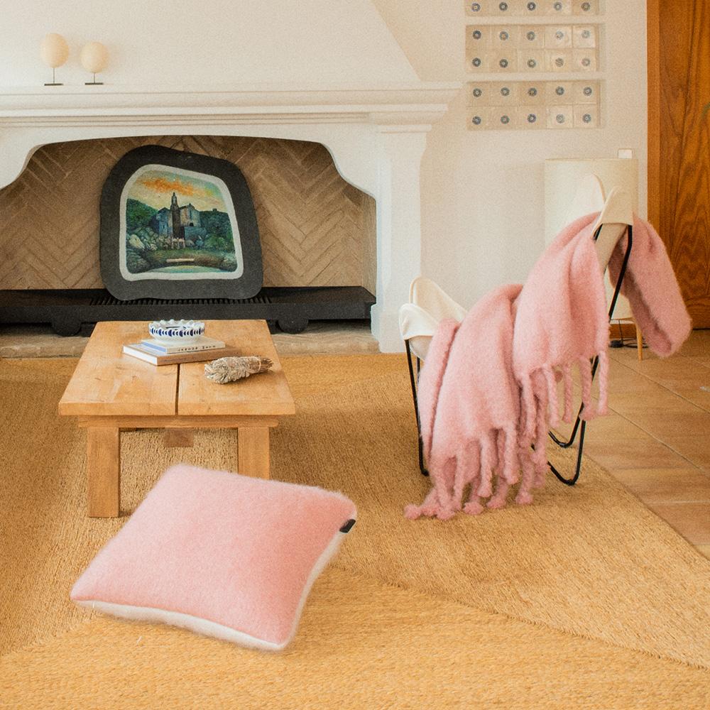XXI secolo e contemporaneo Cuscino Viso Mohair 0203 in vendita