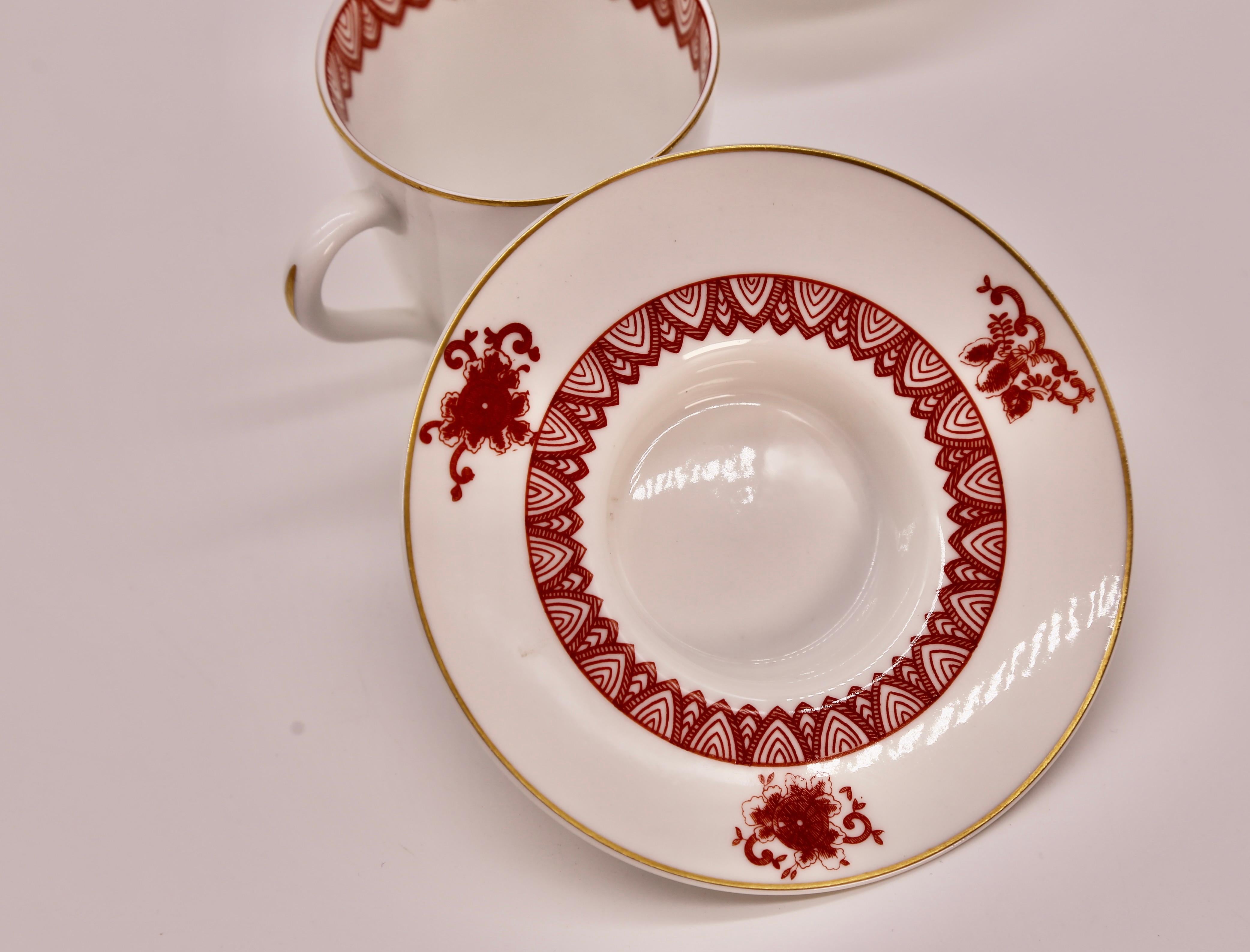 Set di 4 tazze e piattini da caffè Demitasse in porcellana portoghese di Vista Alegre del 1920 In condizioni ottime in vendita a Glenford, NY