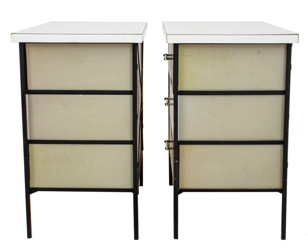Vista of California Black & White Dressers, Pair In Good Condition For Sale In New York, NY