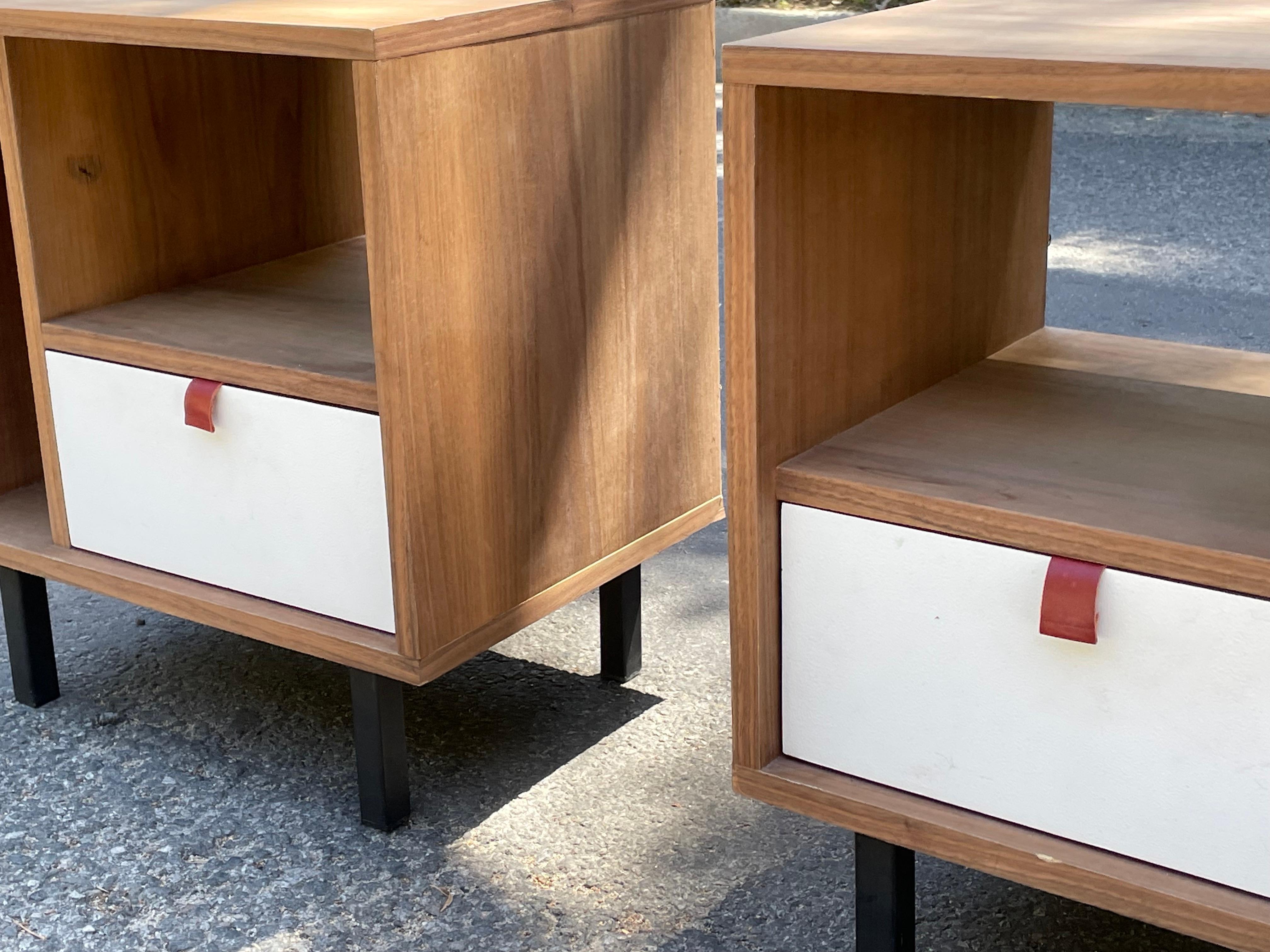 Vista of California Style Mid-Century Nightstands In Good Condition In Los Angeles, CA