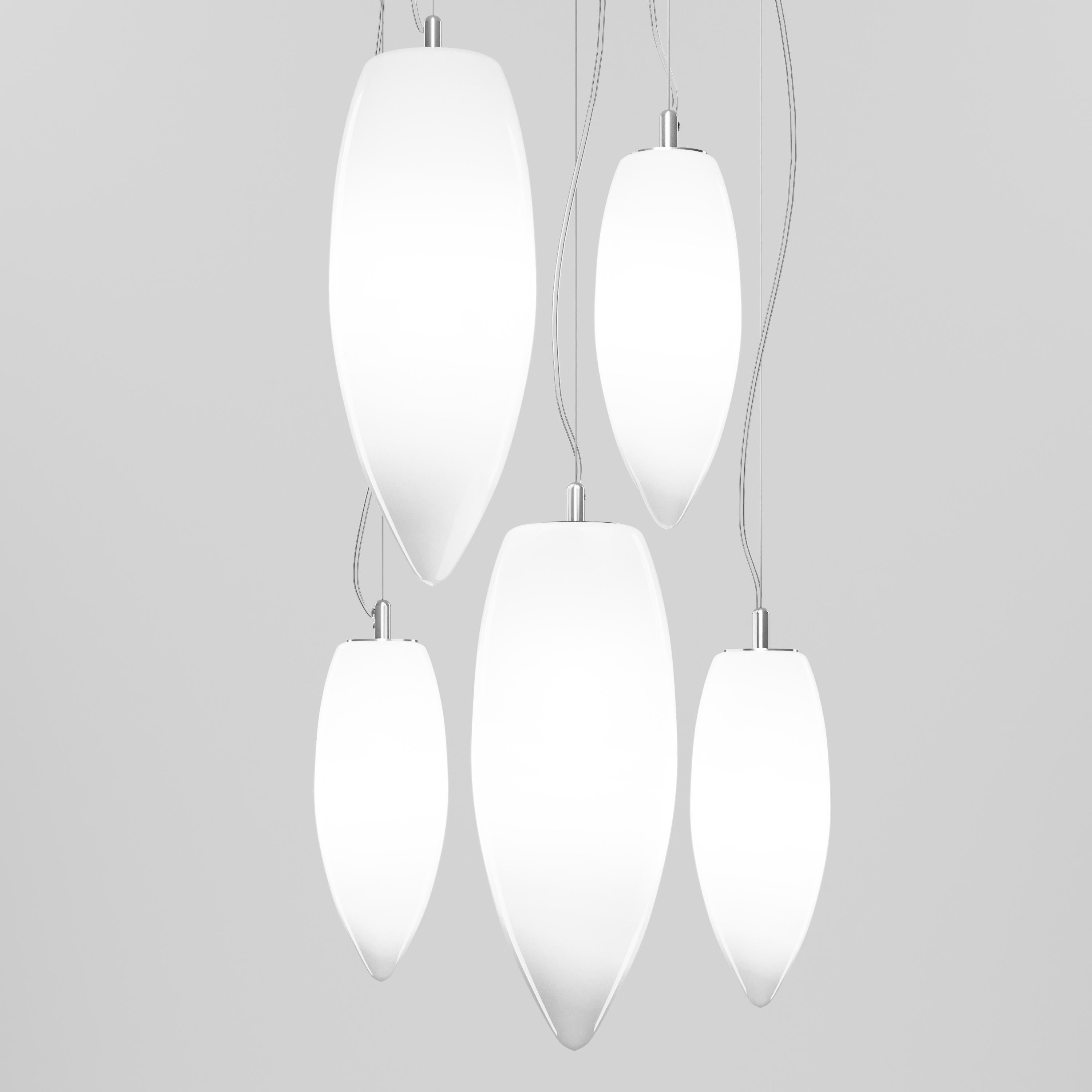 Unique teardrop-shaped pendant light, mouth-blown with a technique that transforms Murano glass from white to transparent. Available in two sizes.

Specifications:
Material: Glass, metal
Light source: E26 UL
No of bulbs: 1×60W E26 UL