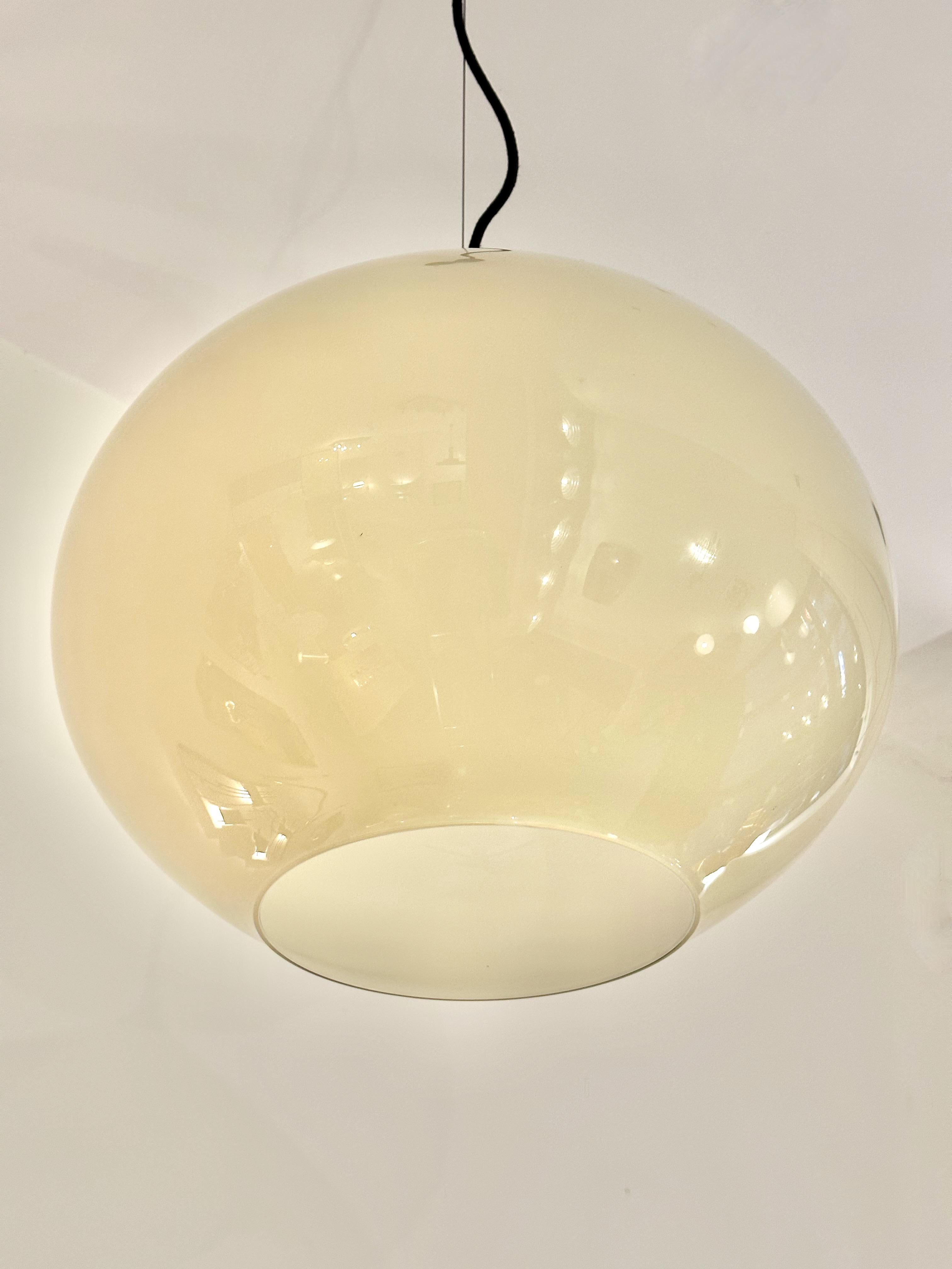Italian Vistosi Big Mirage SP Pendant Light White Ambar Murano Glass by Giovanni, 1960 For Sale
