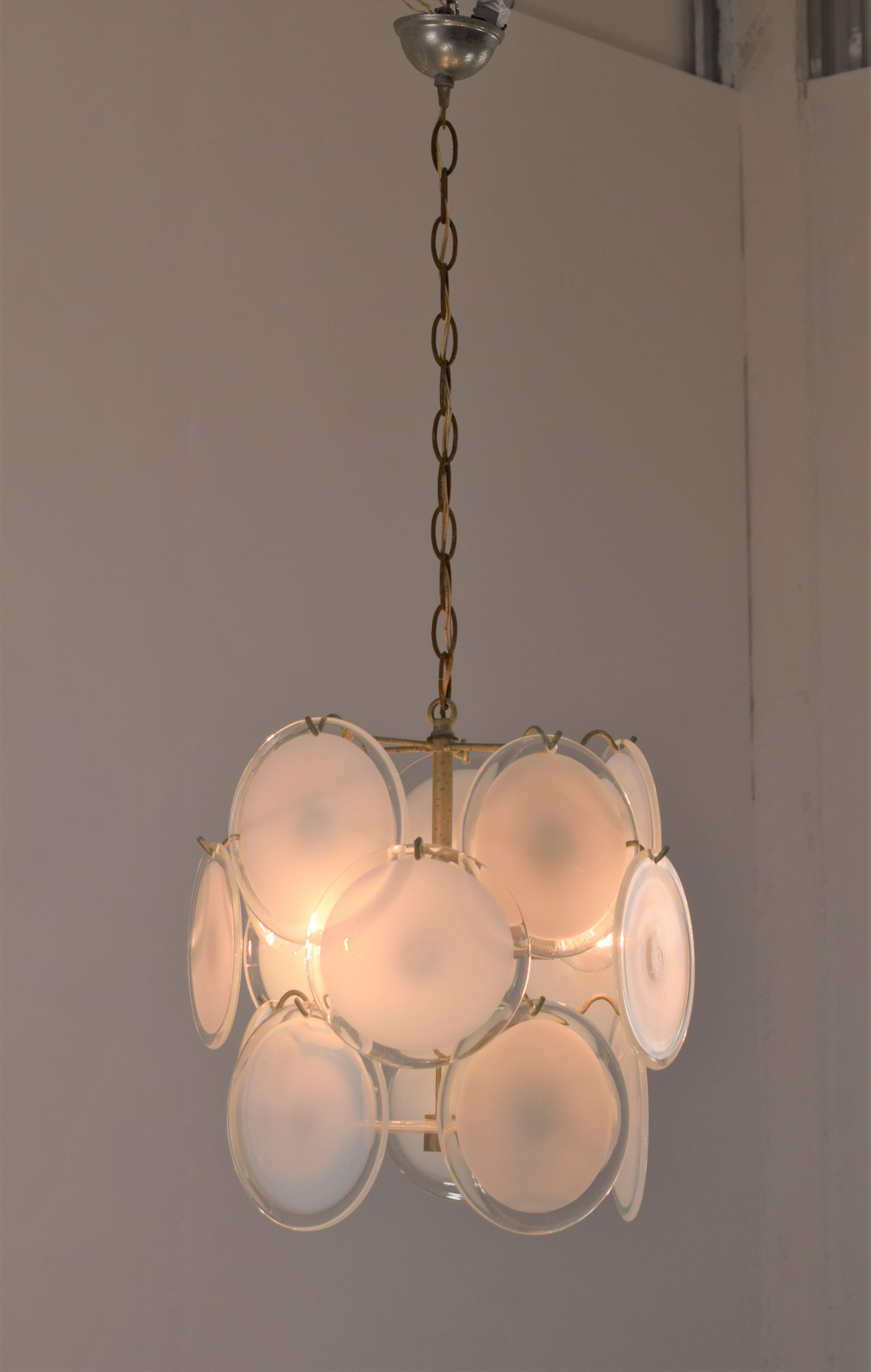 Vistosi chandelier, 1960s
Dimensions: H= 85 cm; D= 40 cm; D glass= 14 cm.
