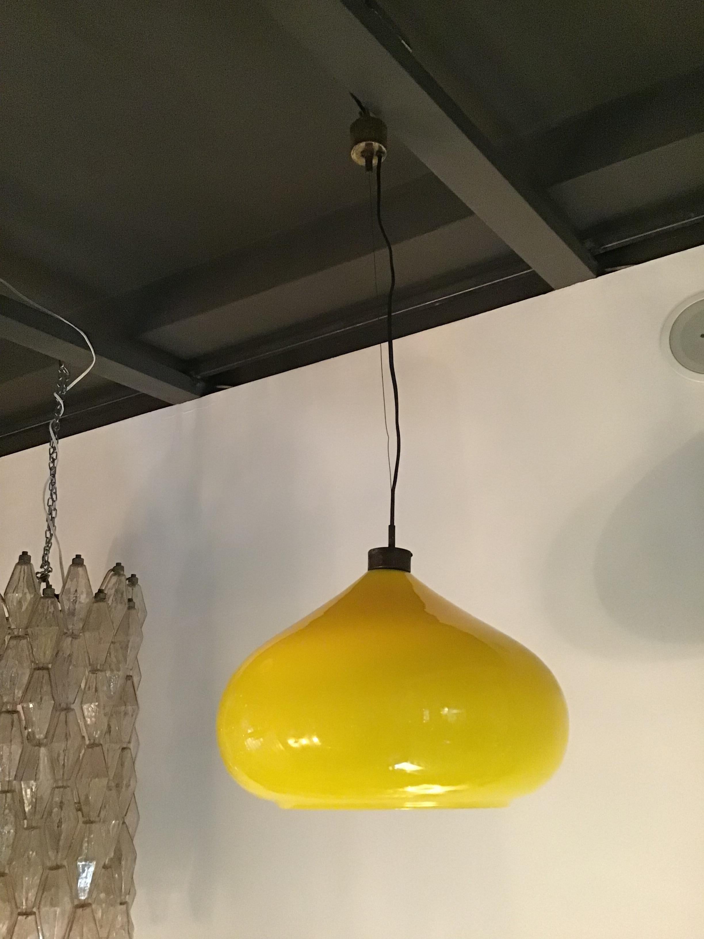 Vistosi Chandelier 1965 Brass Yellow Glass, Italy For Sale 3