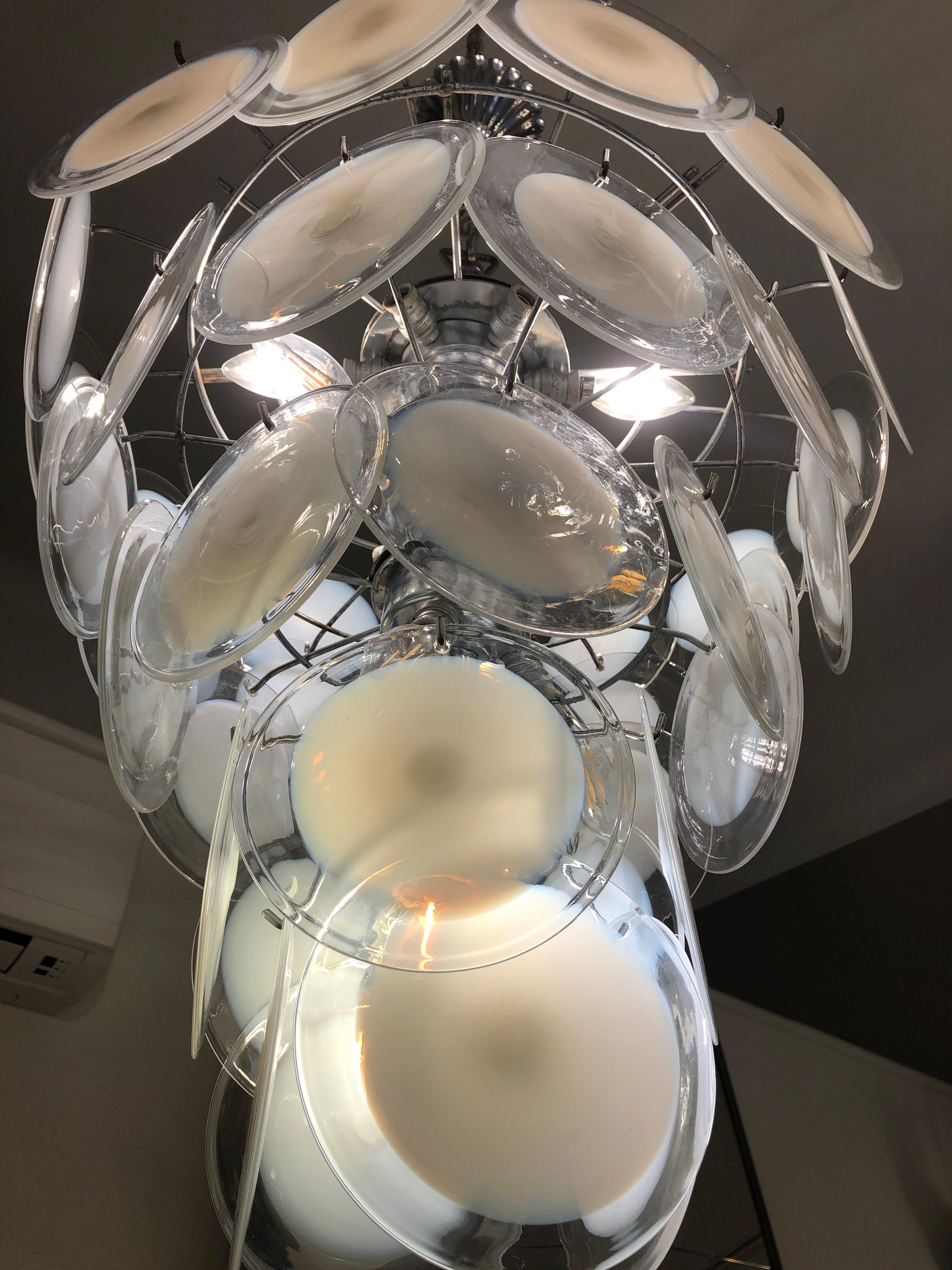 Late 20th Century Vistosi for Venini Rounded Transparent and White Blown Glass Disks Chandeliers For Sale