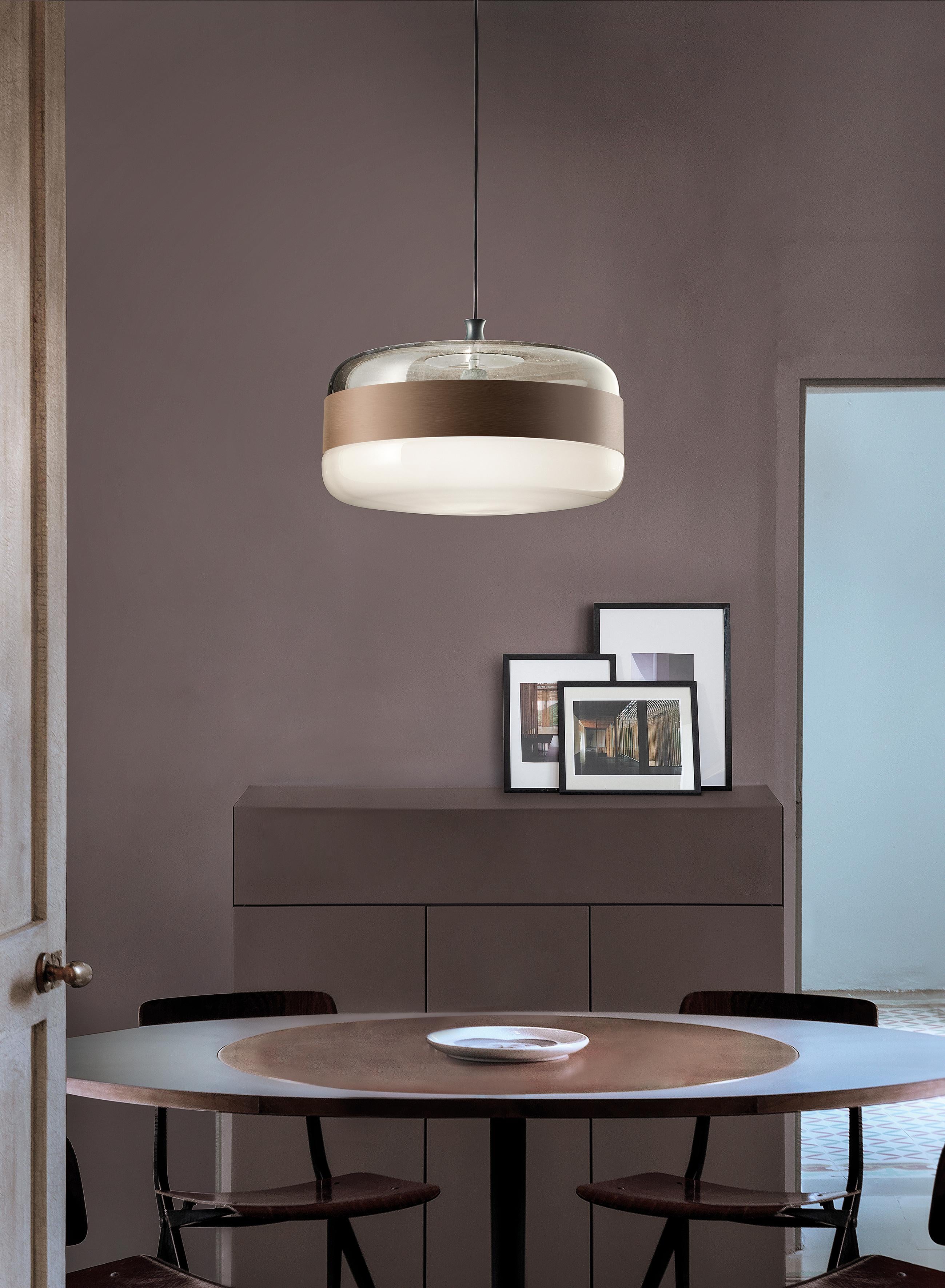 italien Vistosi Futura Pendant Light en verre de cristal et cadre cuivre/noir en vente