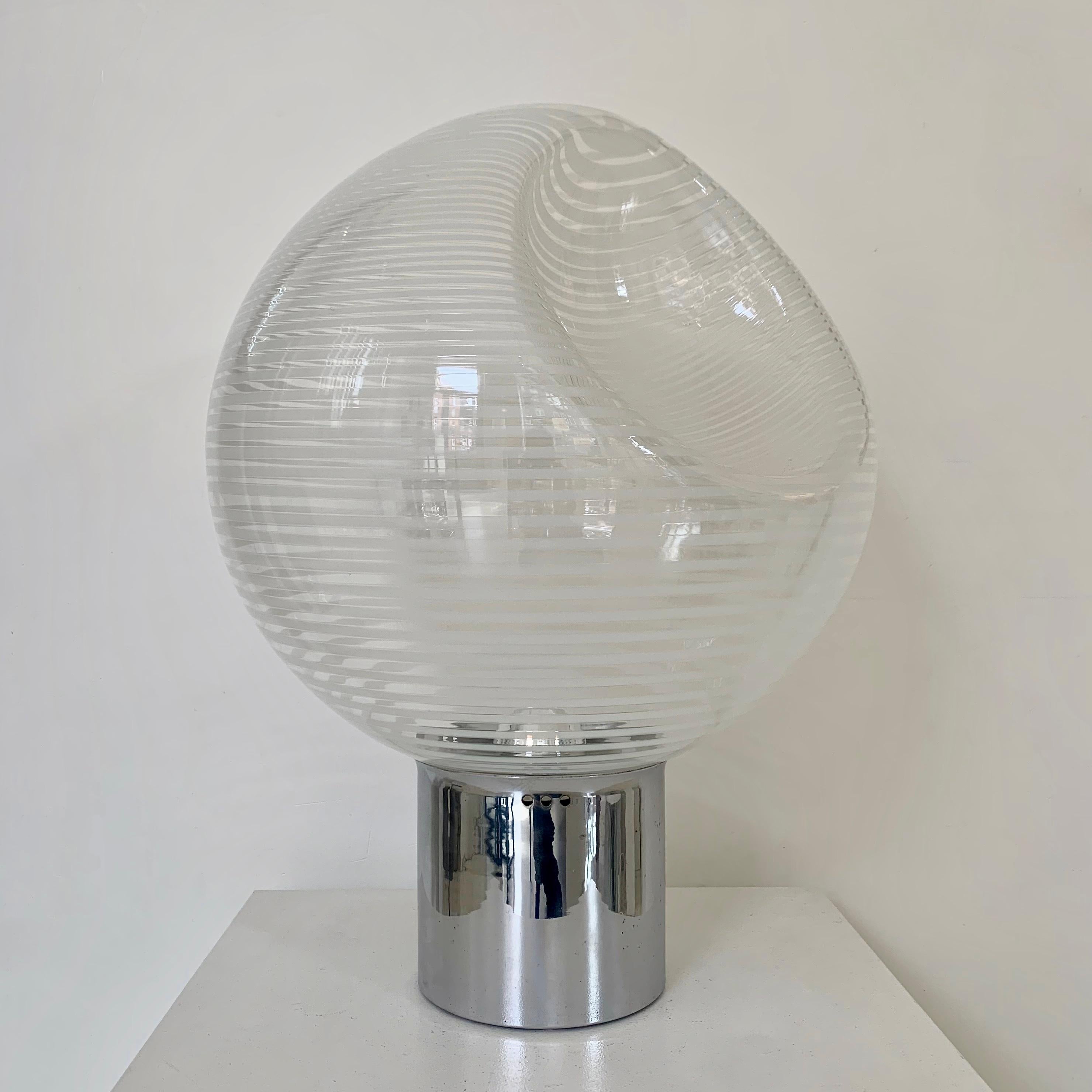Mid-Century Modern Vistosi Glass Table Lamp, Corba model, circa 1960, Italy. For Sale