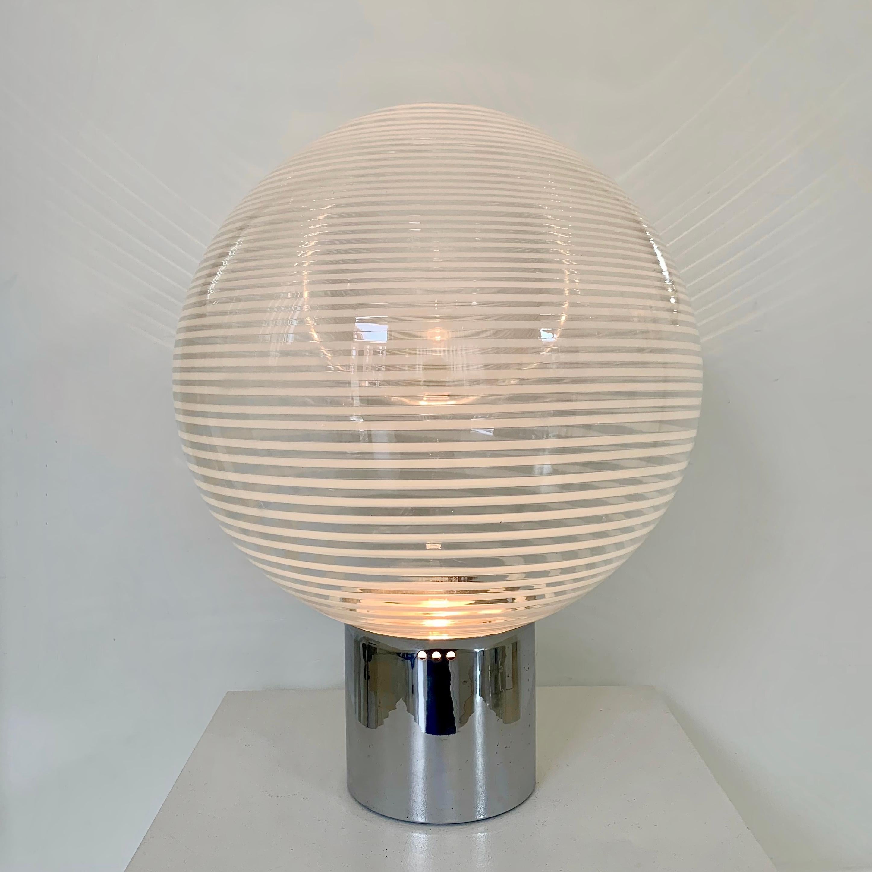 Vistosi Glass Table Lamp, Corba model, circa 1960, Italy. For Sale 1