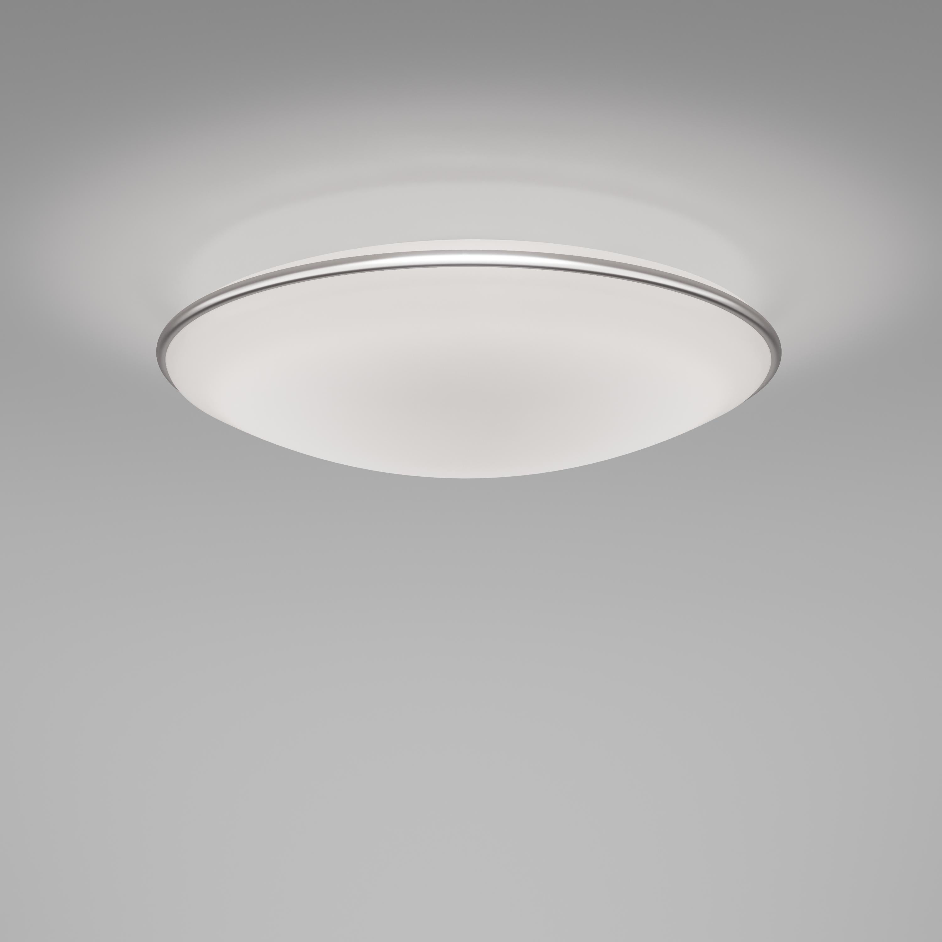 A model with a lenticular shape, available in the ceiling or wall lamp versions. In three different sizes, it is made of satin-white glass, with the characteristic morrisa decoration.

Specifications:
Material: Glass, metal
Light source: E26
No of