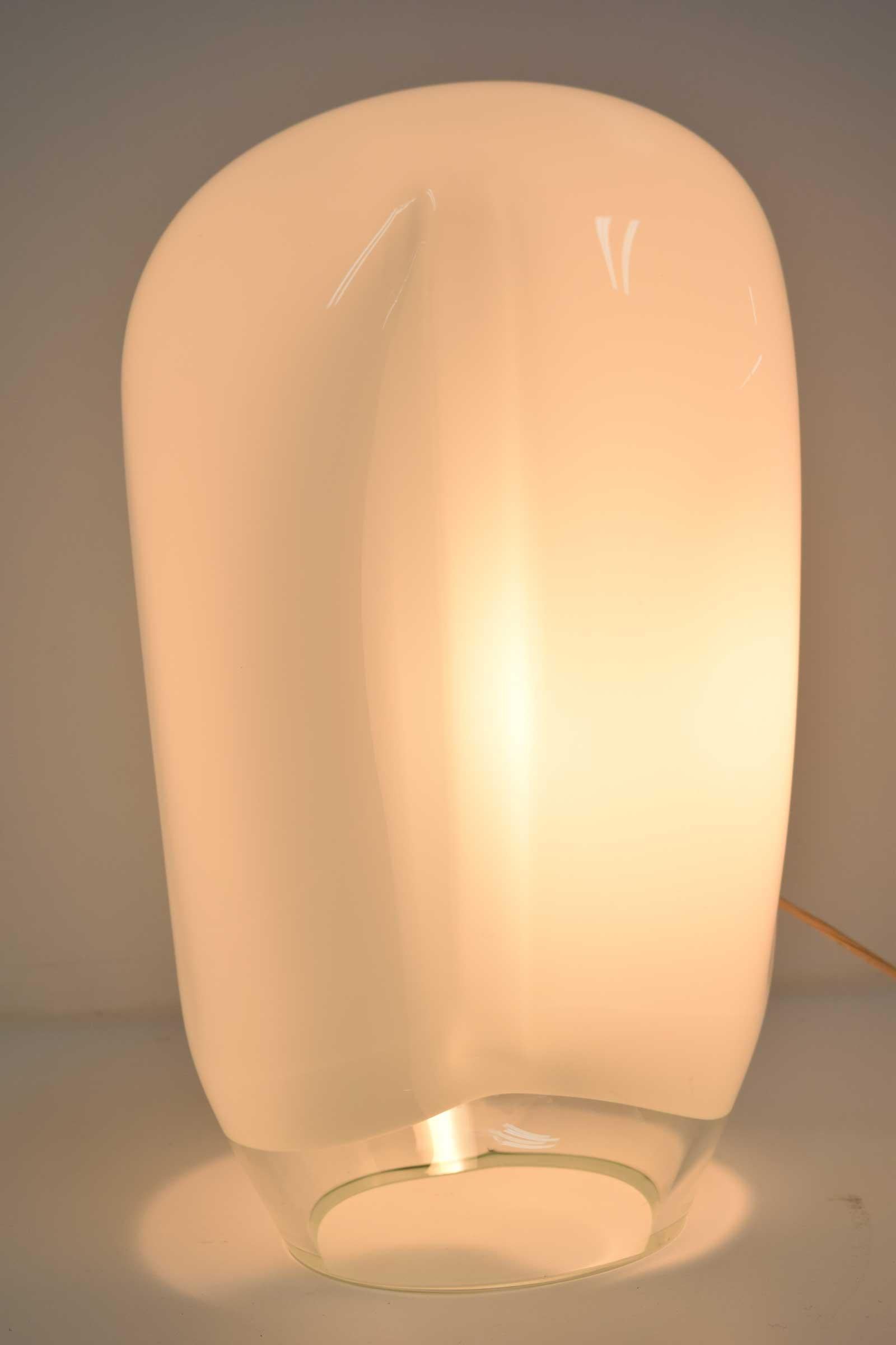 20th Century Vistosi Large Balloon Form White Glass Table Lamp