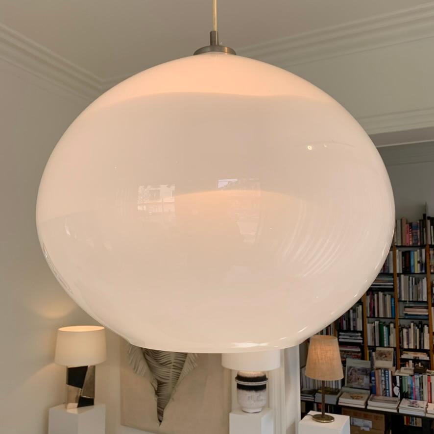Vistosi Large Onion Shaped Pendant Lamp, circa 1960, Italy. For Sale 4