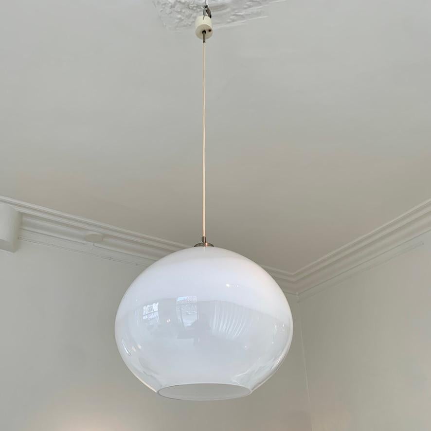 Vistosi Large Onion Shaped Pendant Lamp, circa 1960, Italy. For Sale 7