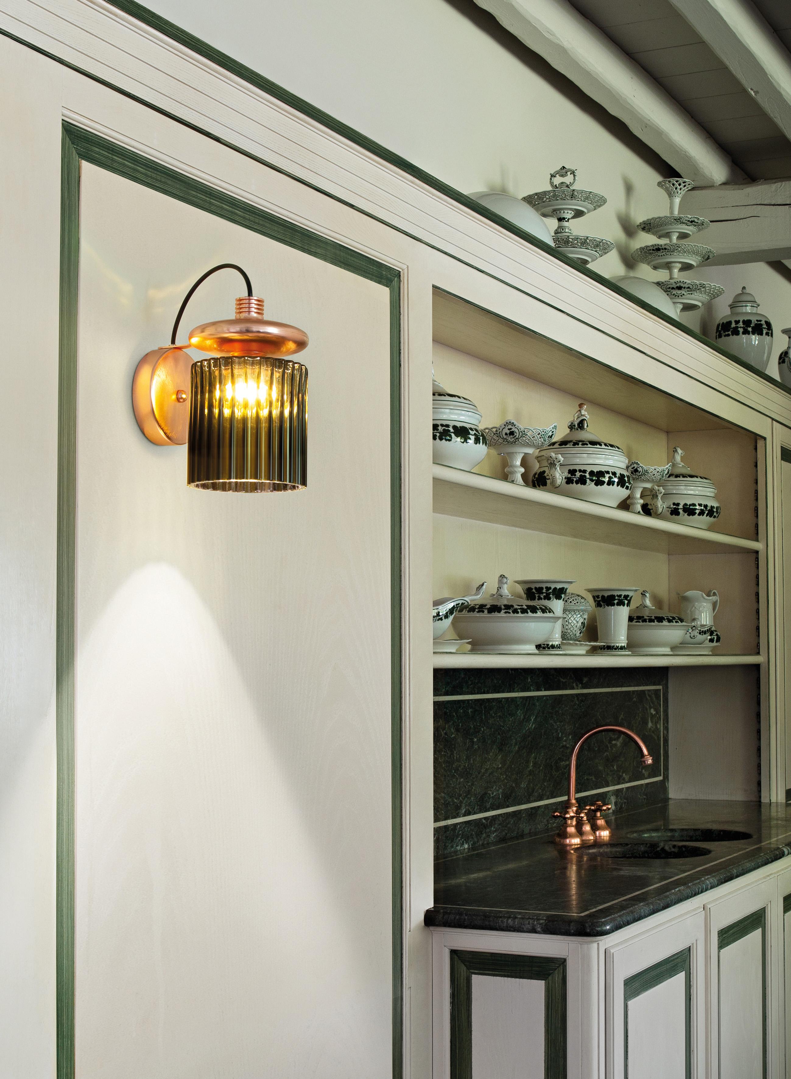 Italiano Lampada da parete Vistosi LED con cornice in rame opaco di Chiaramonte in vendita