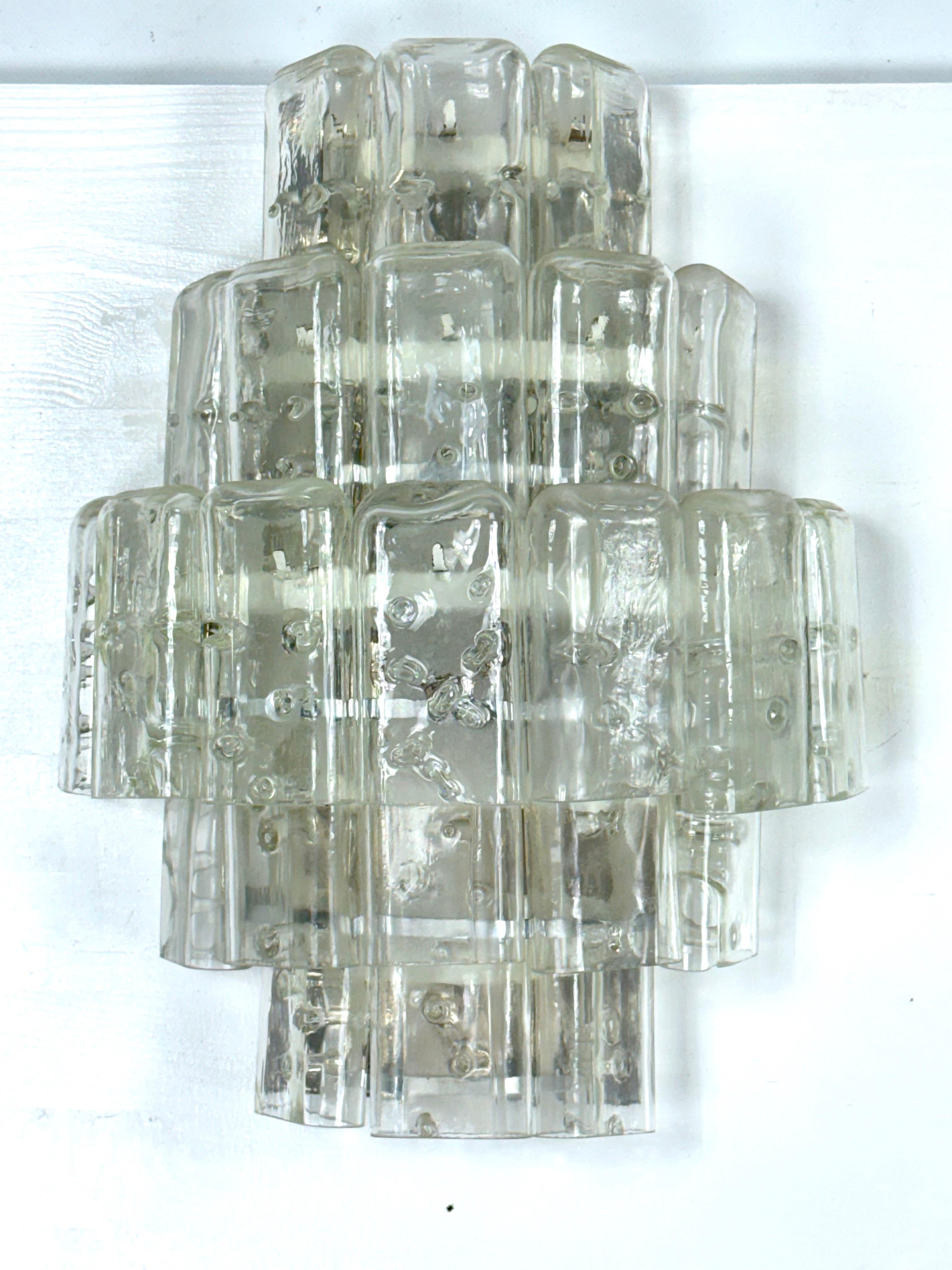 Verre de Murano Manière Murano, paire d'appliques XL en verre clair de Murano. Italie 1970 en vente