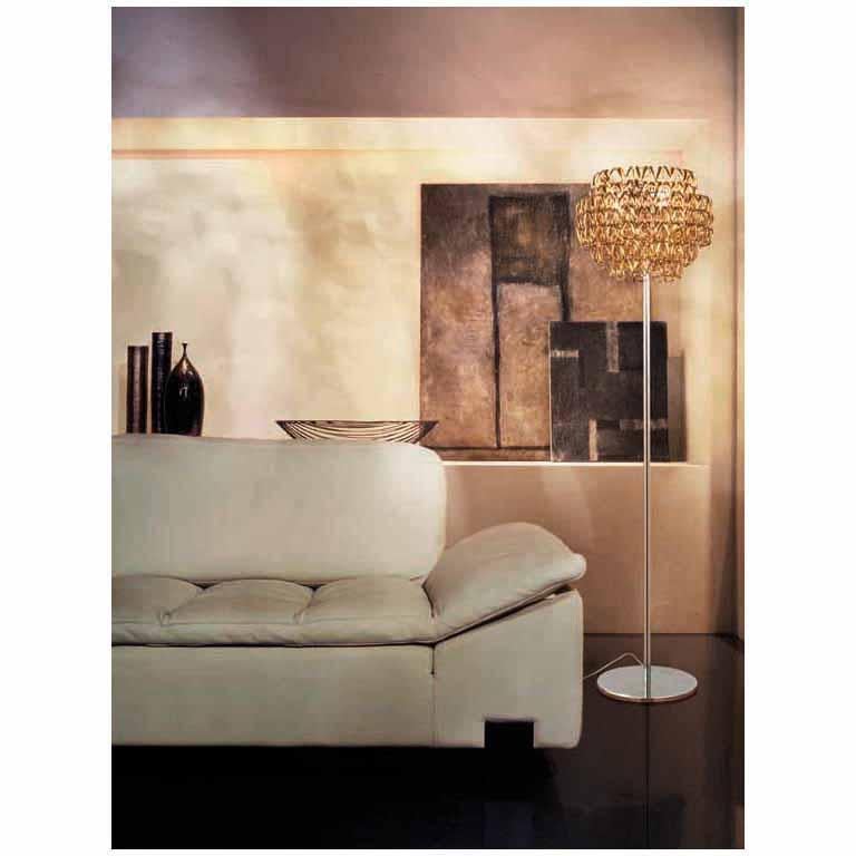 Lámpara de pie en cristal y transparente. Iluminación E26.
 