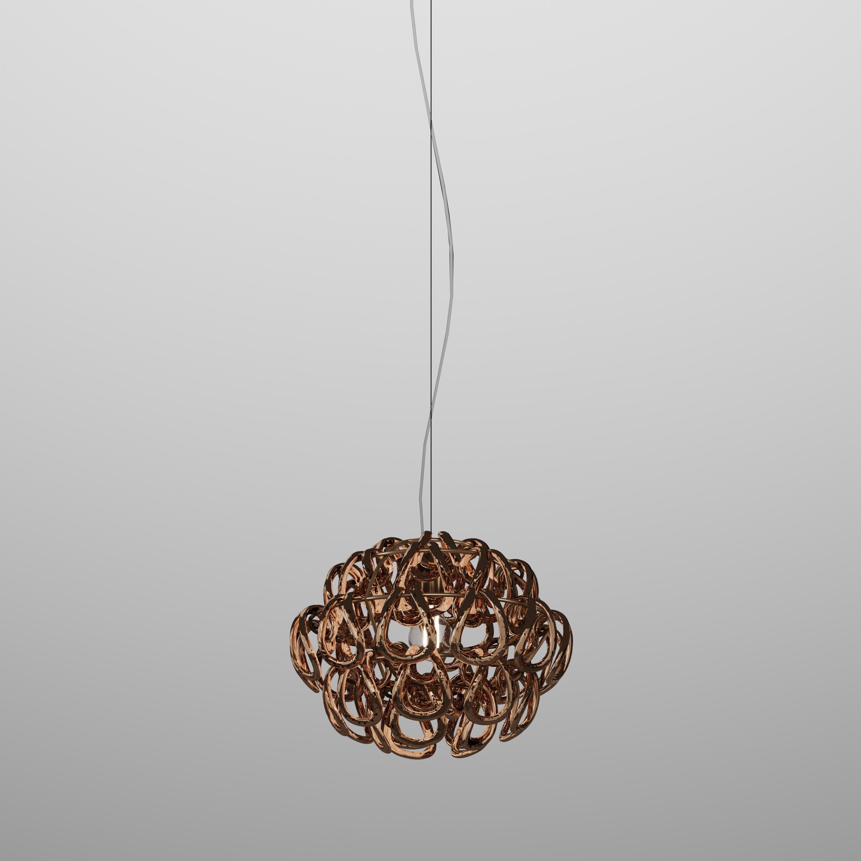 La versione di dimensioni ridotte di Giogali, che permette di utilizzare i ganci in vetro per installazioni a parete più piccole, standard o personalizzate.

Specifiche:
Materiale: Vetro, metallo
Sorgente luminosa: E26 UL 1
Numero di lampadine: