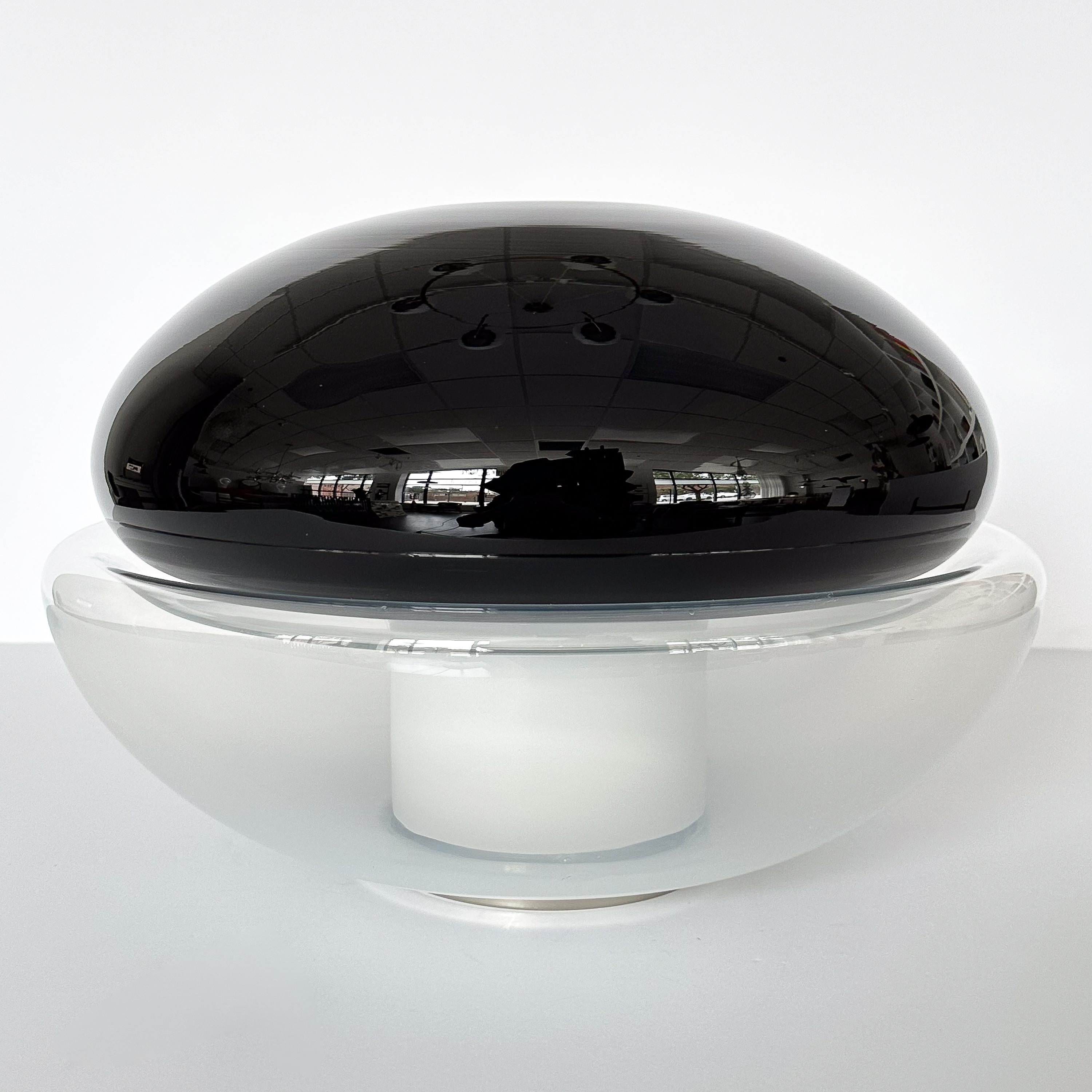 Vistosi „Traro“ Tischlampen aus schwarzem und weißem Glas von Michael Red (Moderne der Mitte des Jahrhunderts) im Angebot