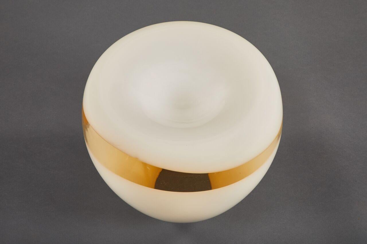 Vistosi Murano Glass Lamp in a Graceful Bowl Shape with Opaque and Amber Glass In Good Condition For Sale In Los Angeles, CA