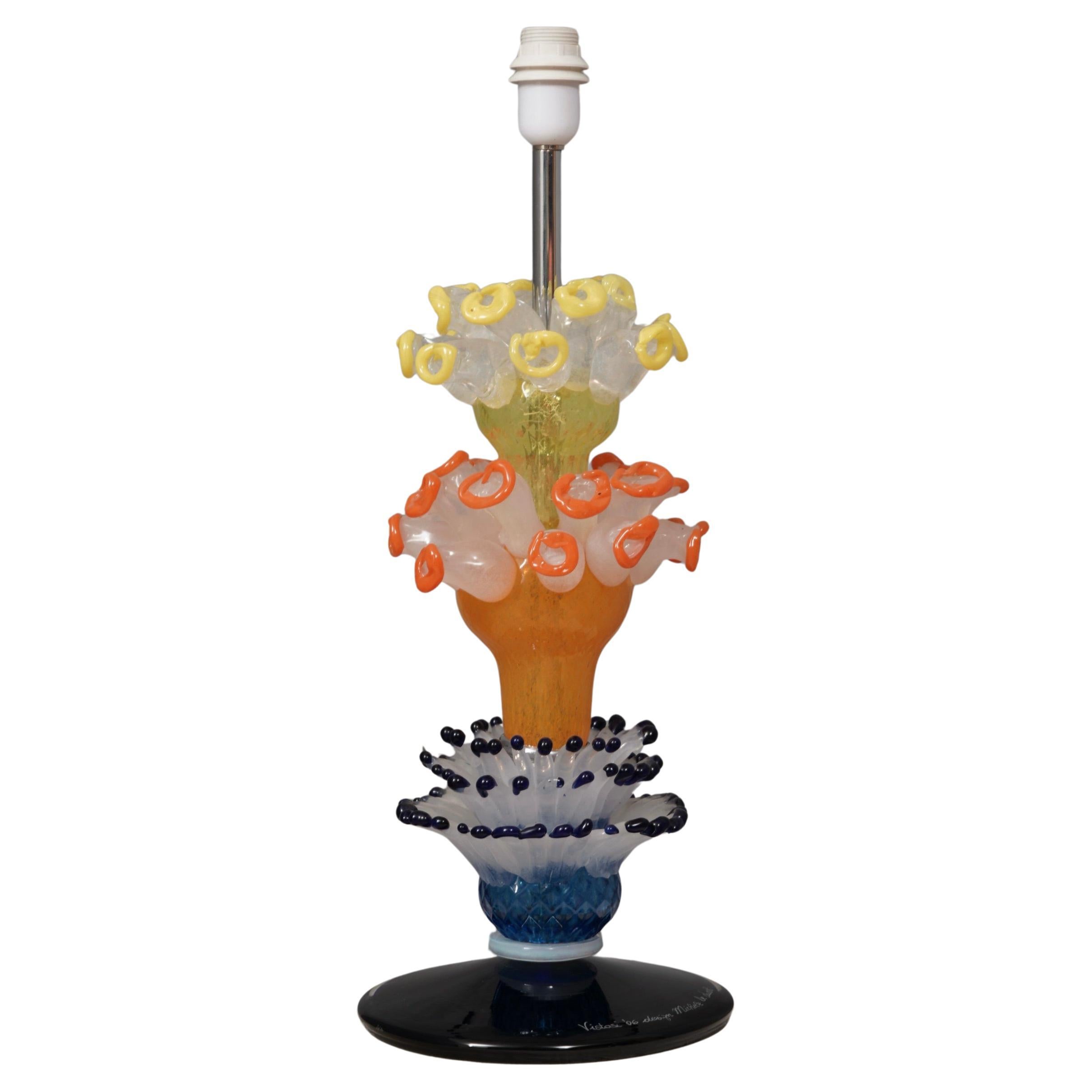 Vistosi Murano Orange-Gelb und Blau Kunstglas Farbe Tischlampe, 2006 im Angebot