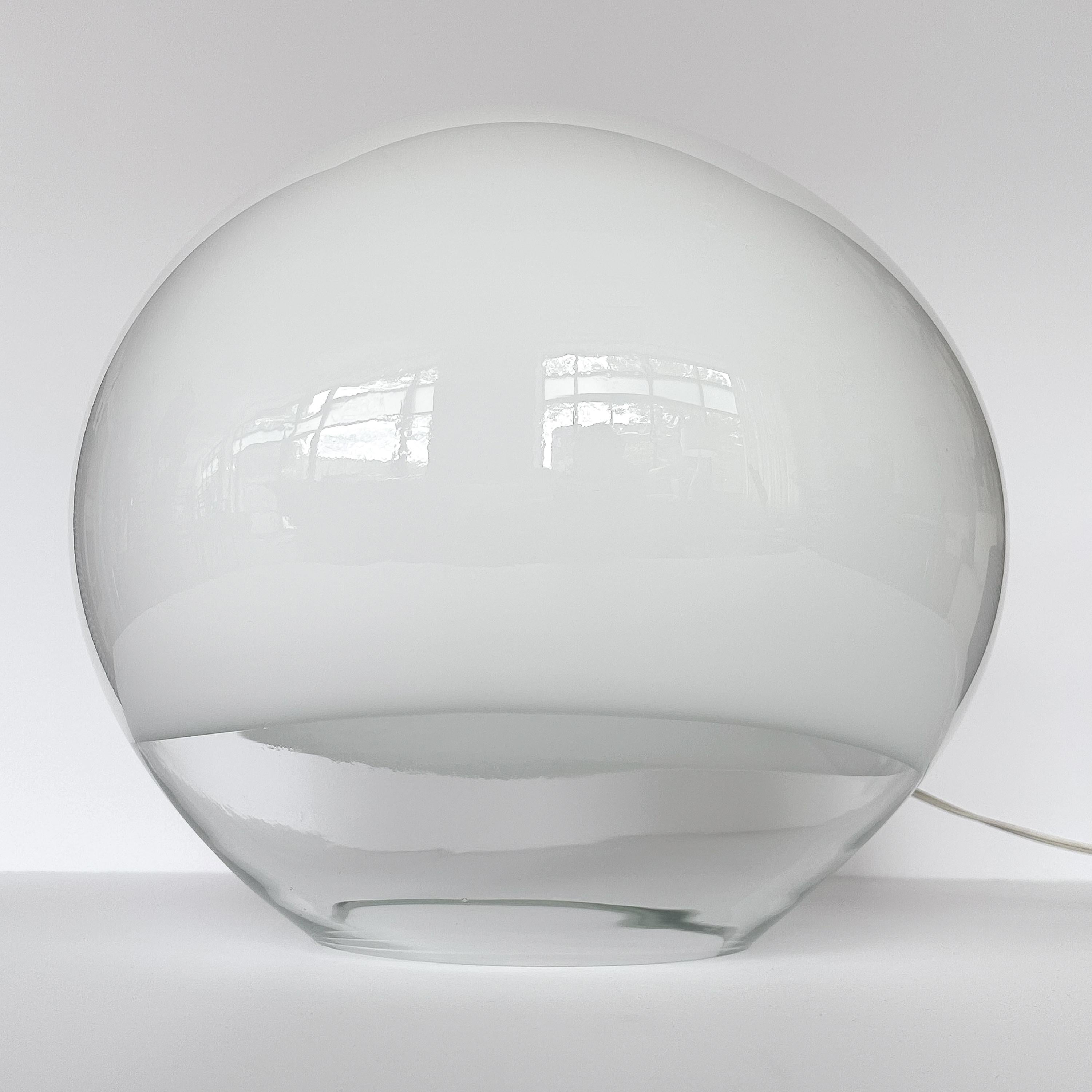 Vistosi Nessa Table Lamp Model L283 by Gino Vistosi In Excellent Condition In Chicago, IL
