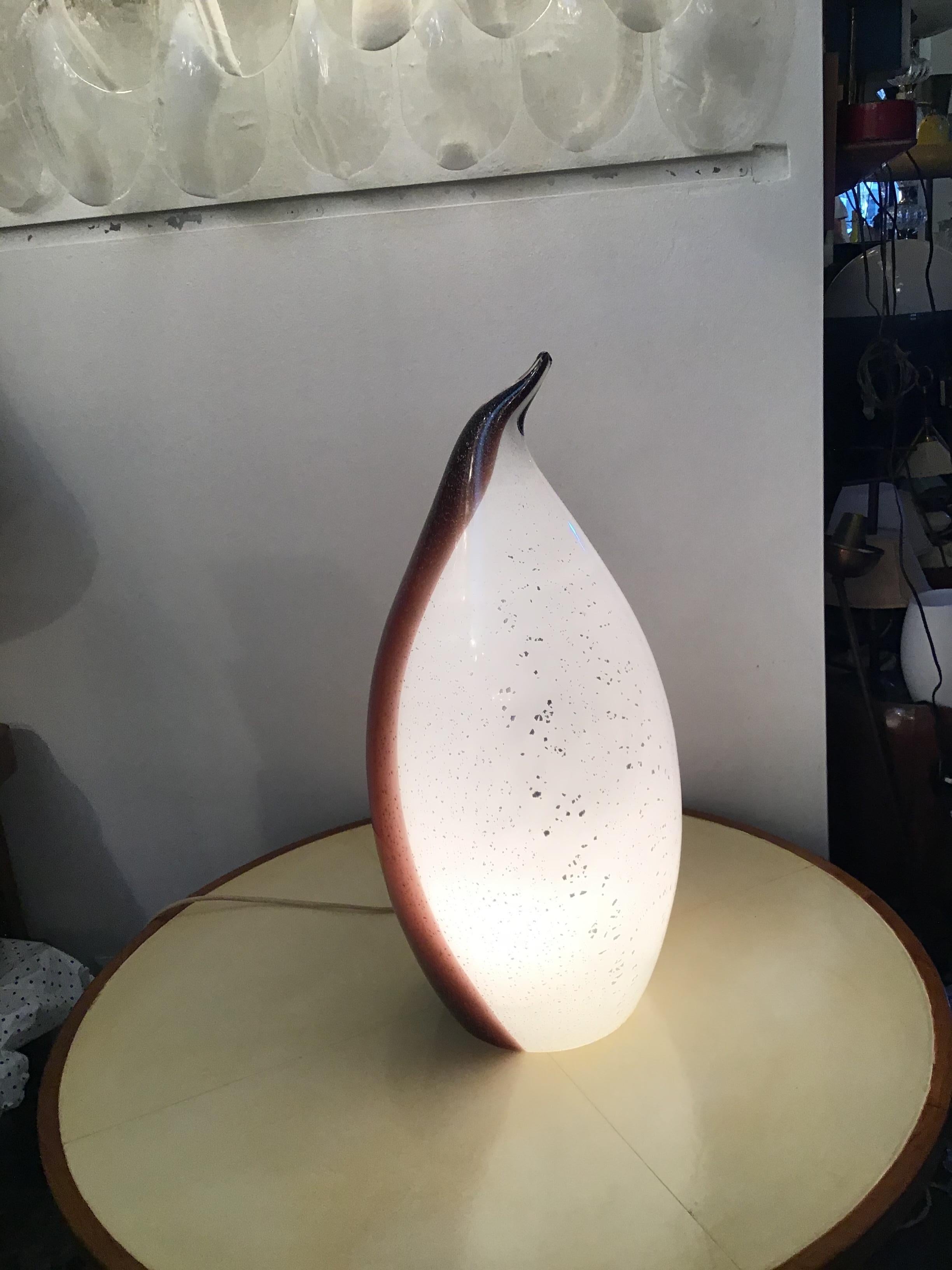 Lampe de table Vistosi Penguin en verre de Murano incrusté 1965.