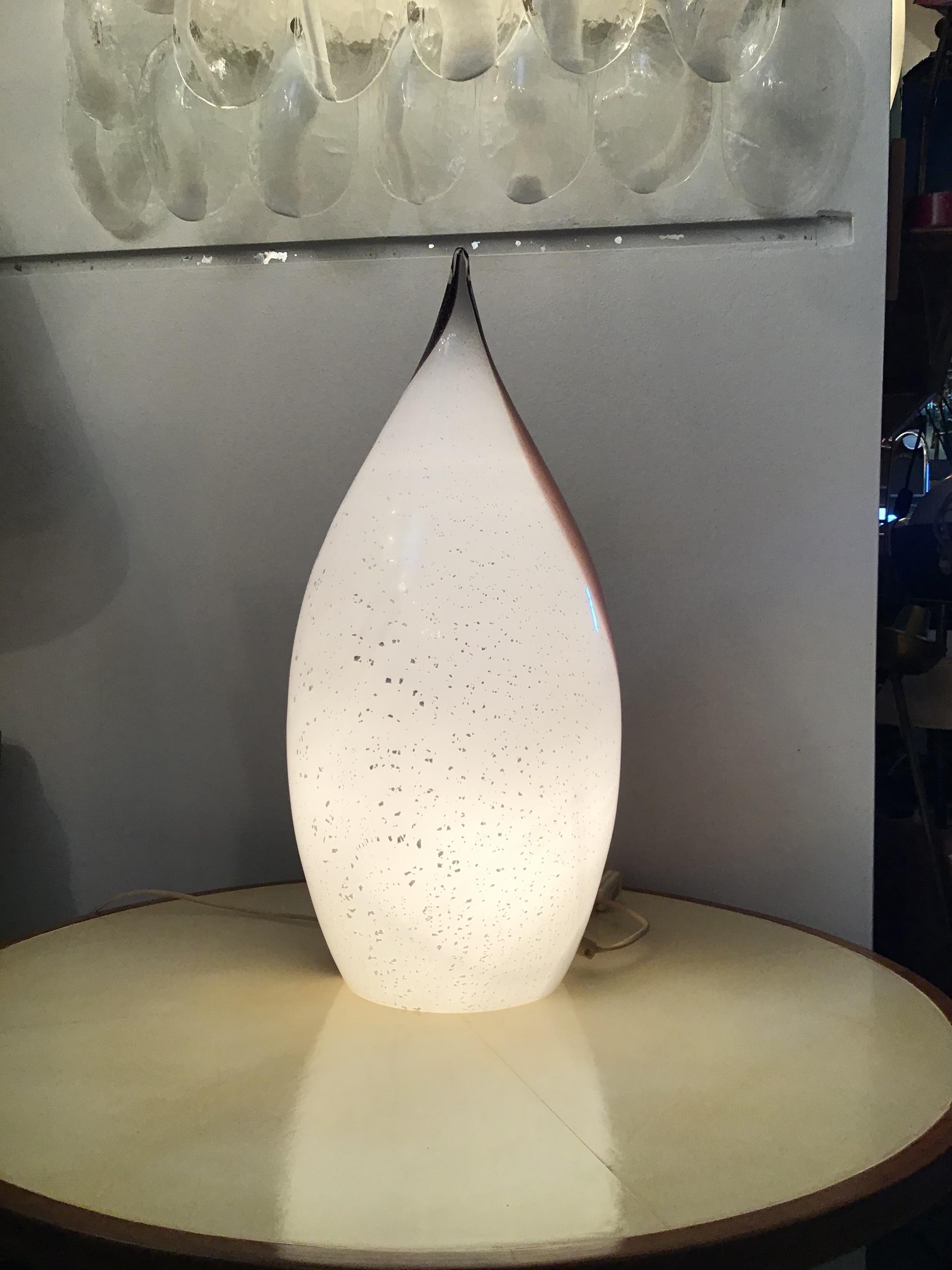 Lámpara de sobremesa Pingüino Vistosi con incrustaciones de cristal de Murano, 1965 Italiano en venta