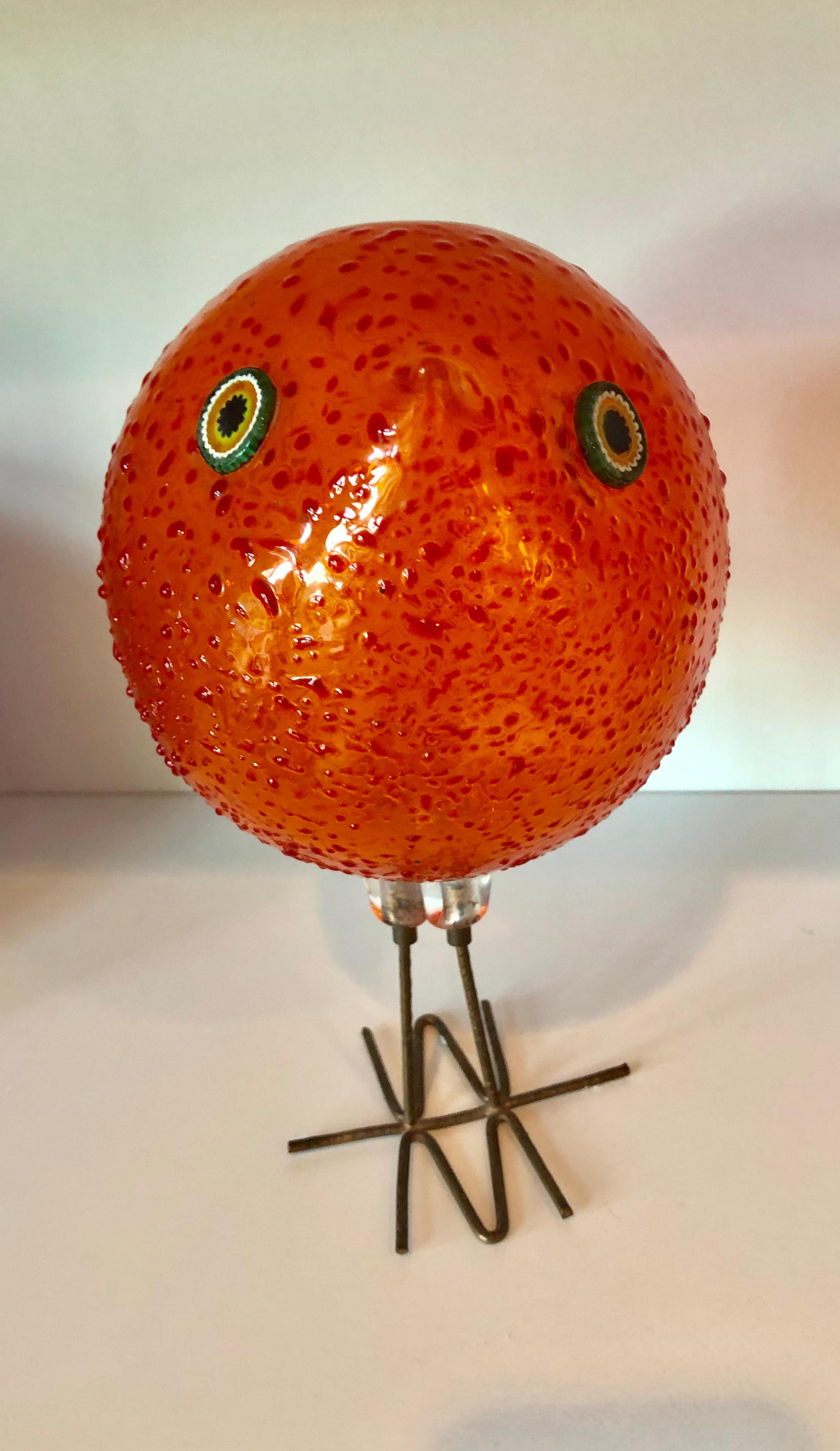 Vistosi Pulcino Bird by Alessandro Pianon Murano Glass Sculpture Copper Legs (Italienisch) im Angebot