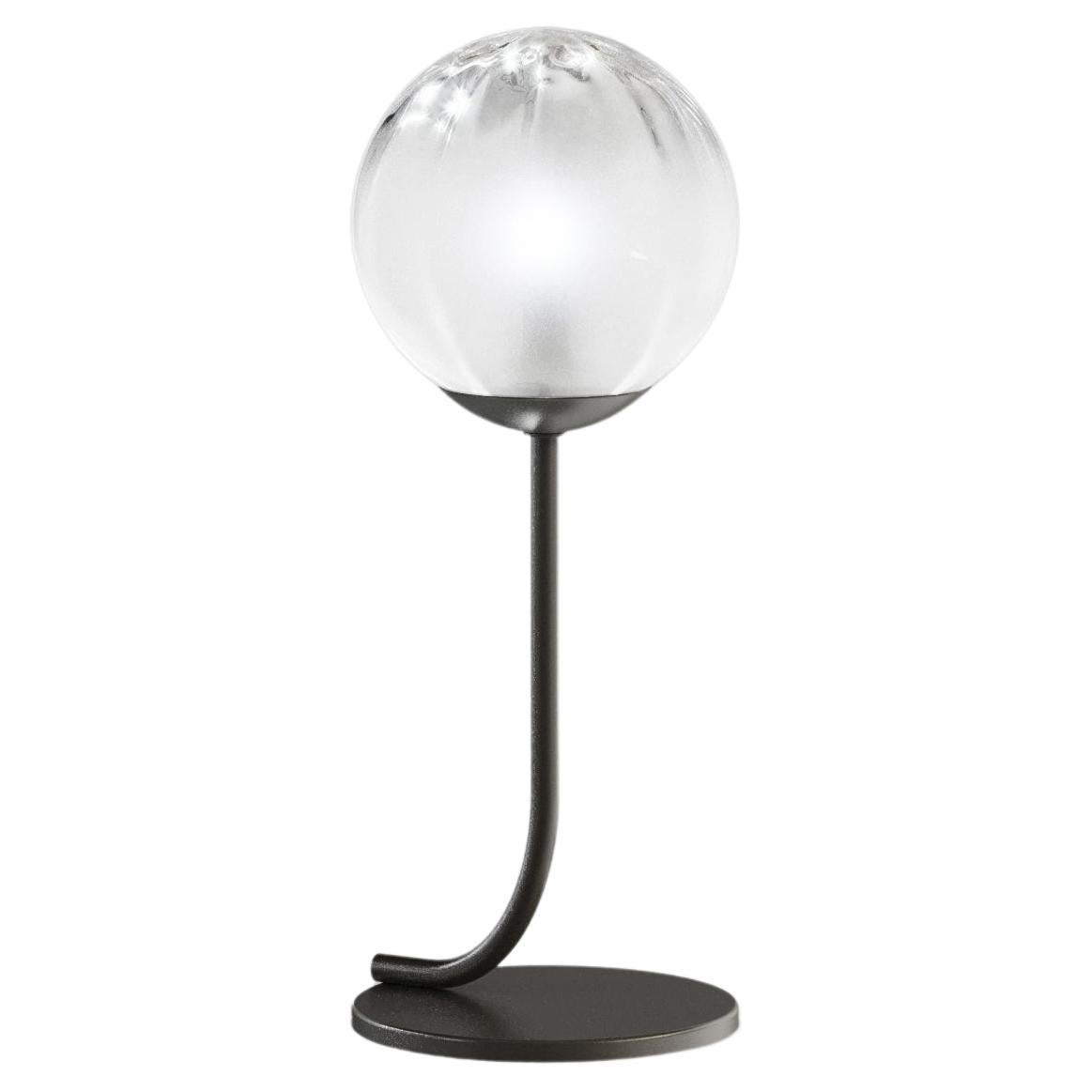 Lampe de table Vistosi Puppet en verre teinté blanc et cadre noir mat