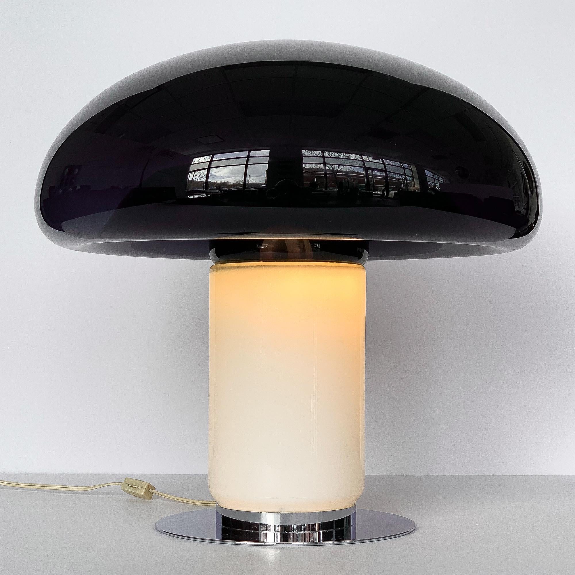 Mid-Century Modern Vistosi Purple / Amethyst Mushroom Table Lamp