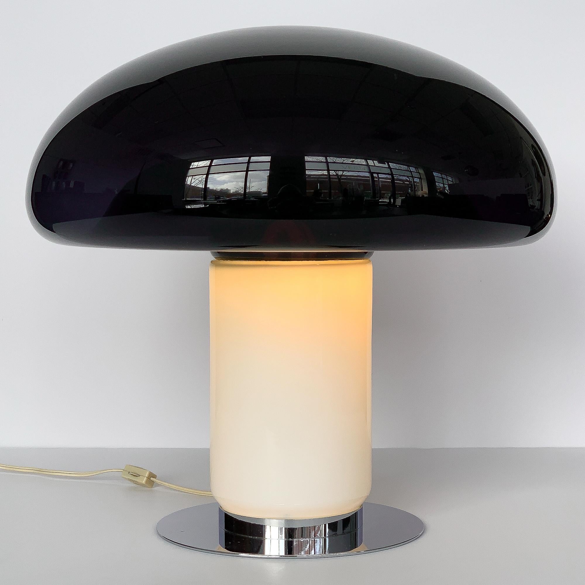 Italian Vistosi Purple / Amethyst Mushroom Table Lamp