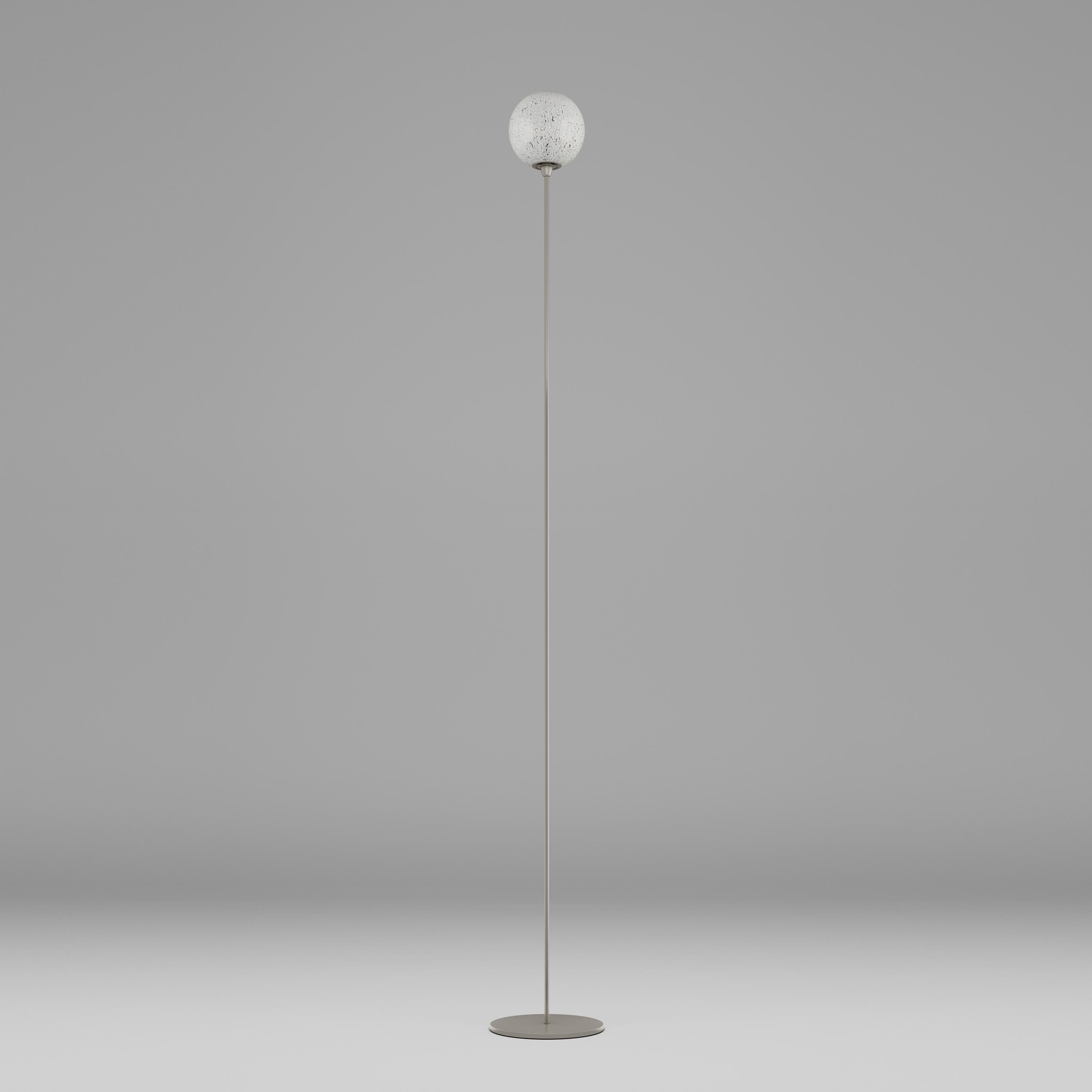 Vistosi Rina Stehlampe aus weißem Murrina-Glas und satiniertem Nickelrahmen (Moderne) im Angebot