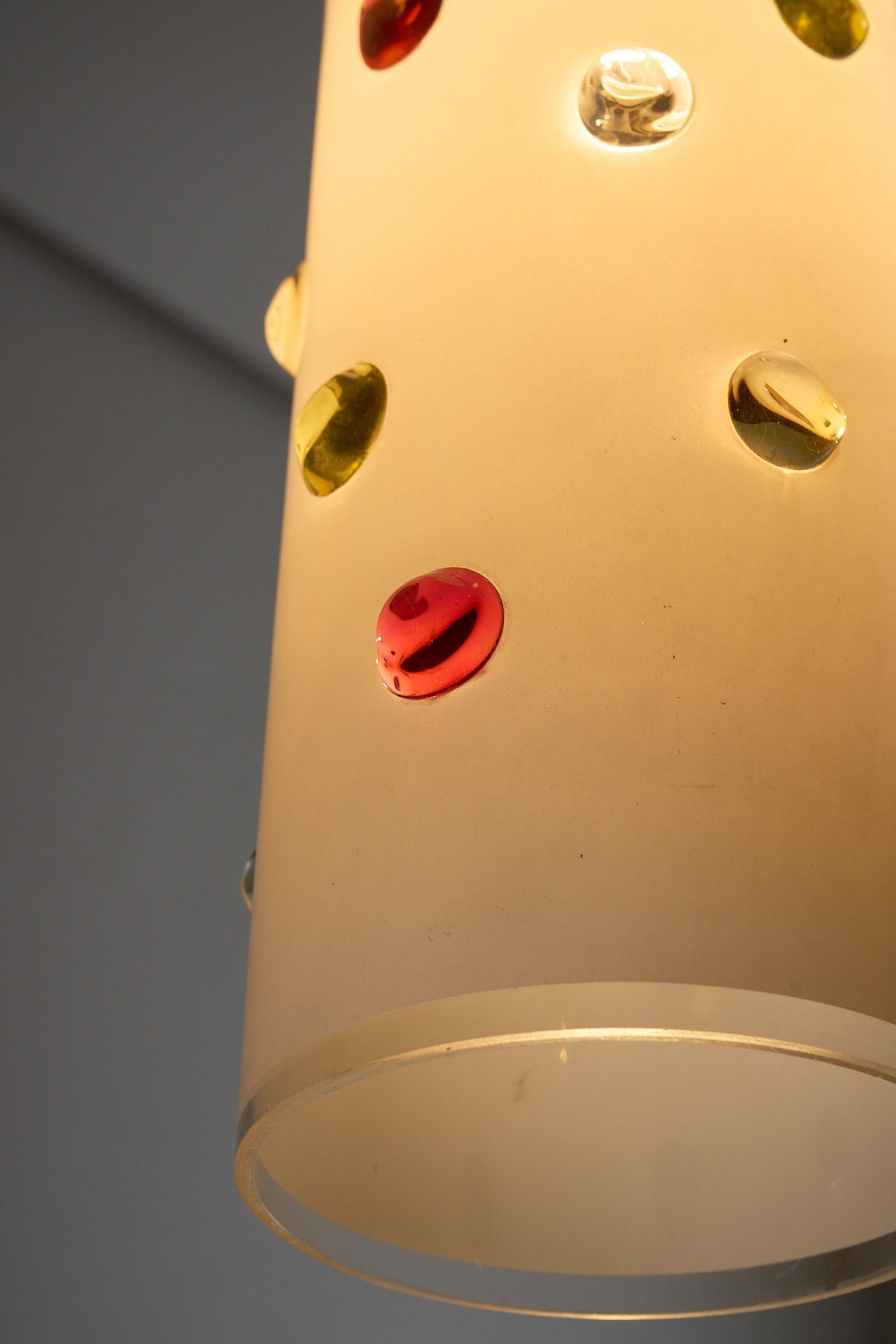 Vistosi Lámpara Colgante De Cristal De Murano Blanco Satinado Con Pruntas De Color Moderno de mediados de siglo en venta